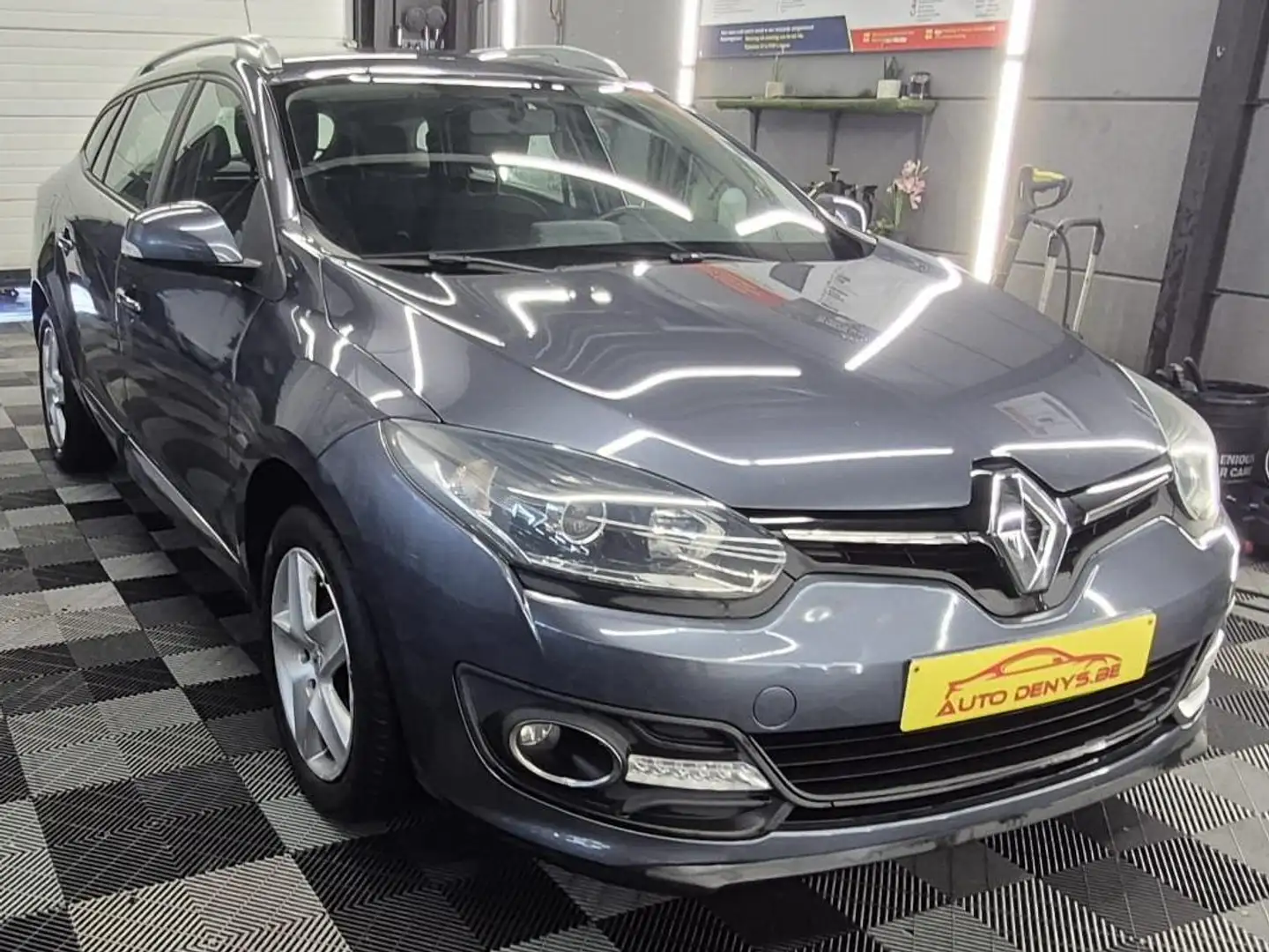 Renault Megane Grandtour 1.6i benzine bj. 2015 168000km 1ste eig. - 1