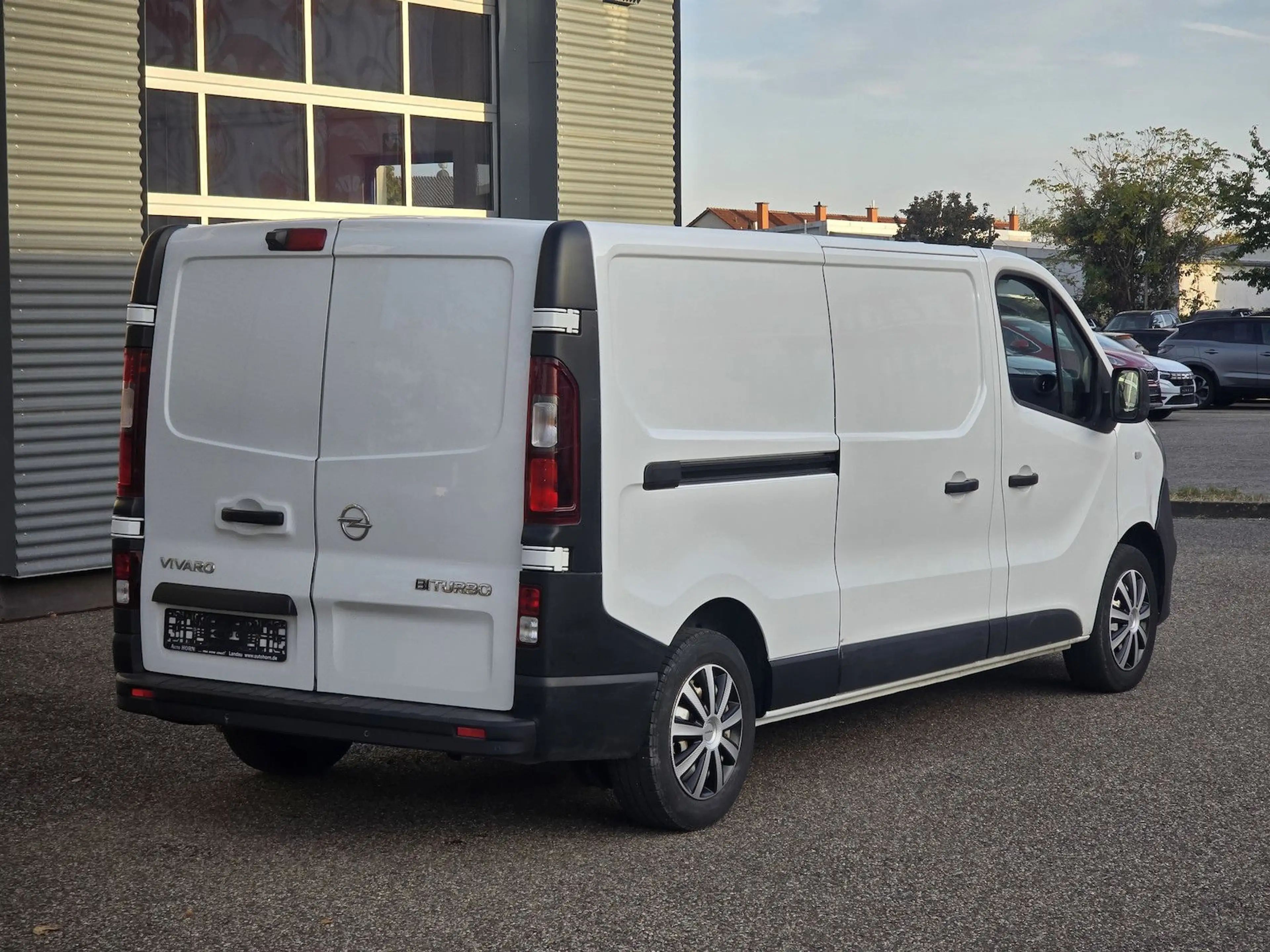 Opel Vivaro Kasten L2H1 Kühlkasten Klima NAVI — photo 5