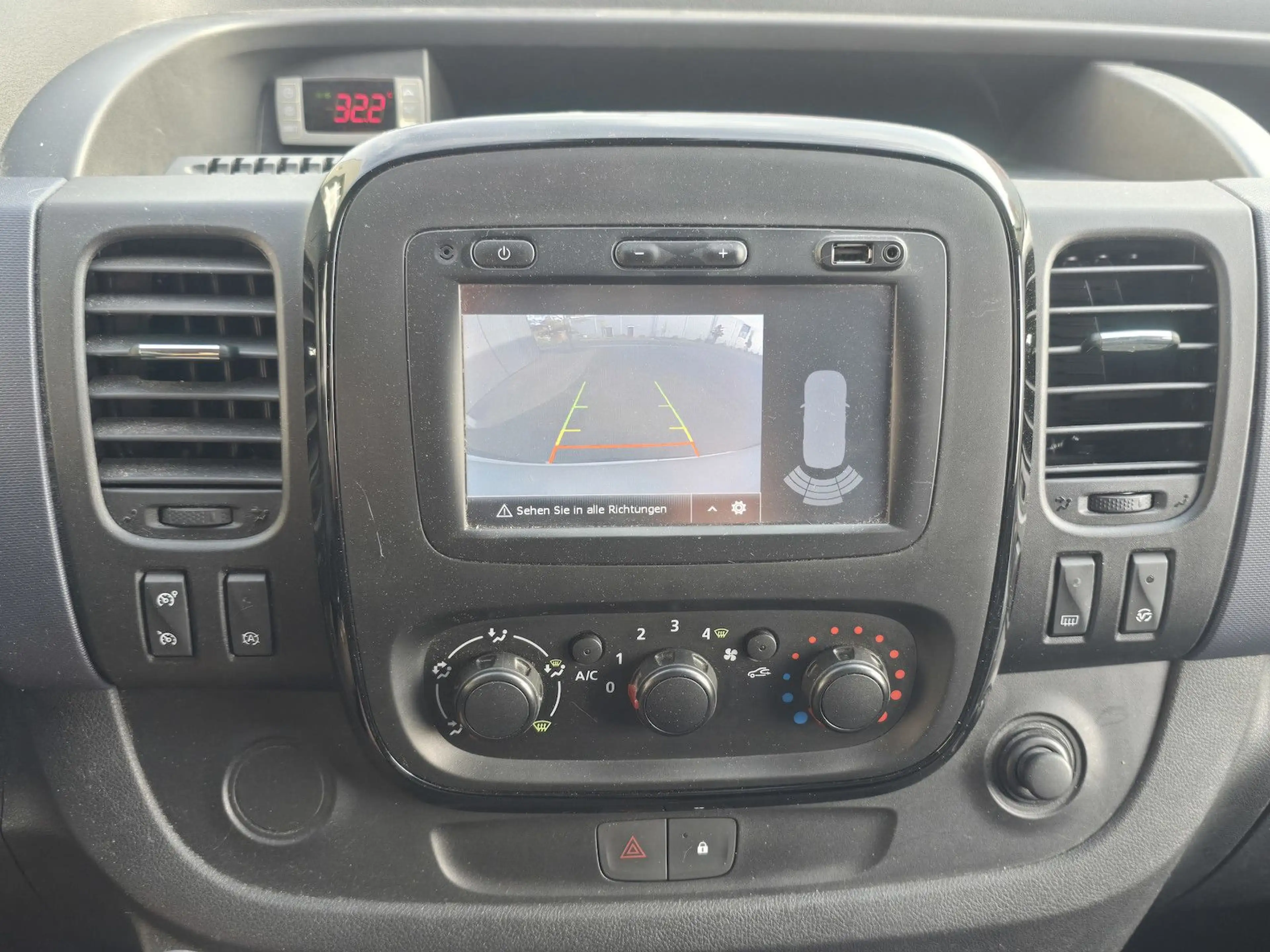 Opel Vivaro Kasten L2H1 Kühlkasten Klima NAVI — photo 13