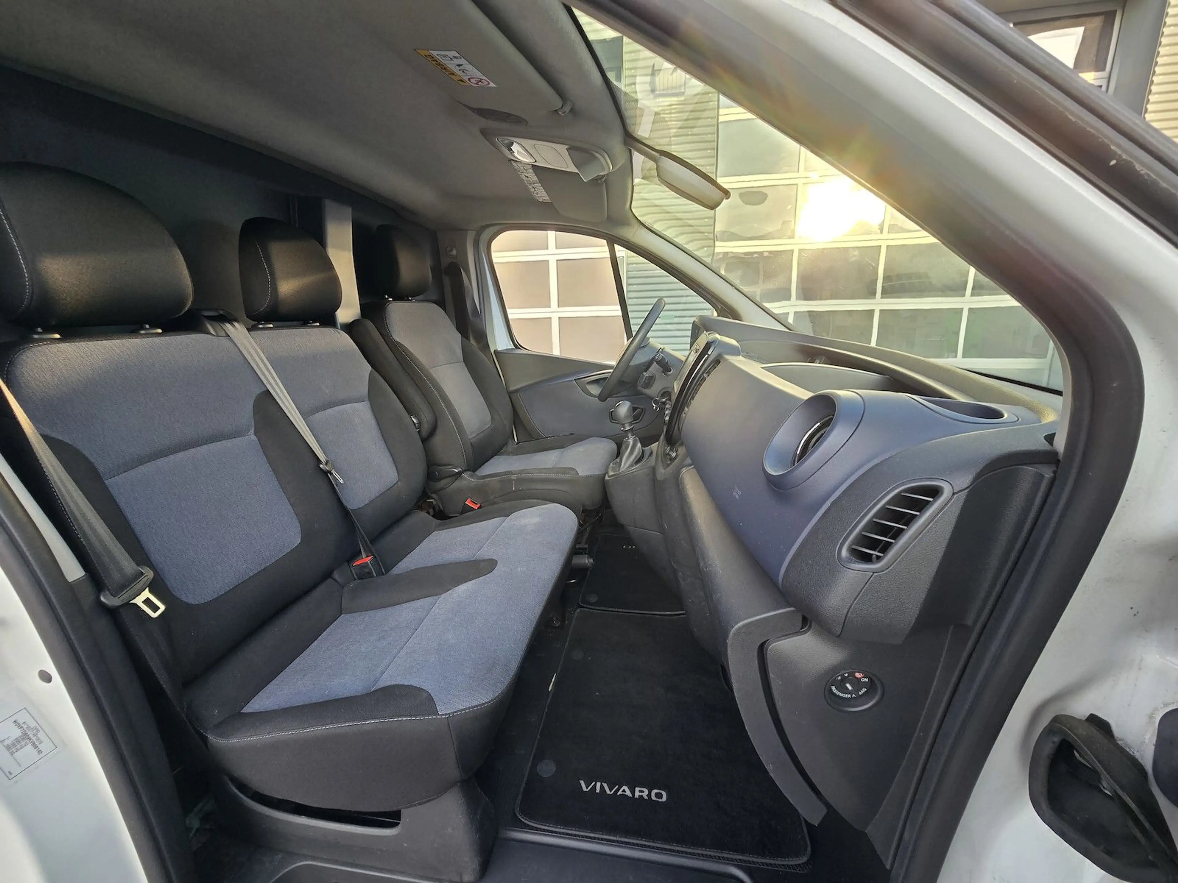 Opel Vivaro Kasten L2H1 Kühlkasten Klima NAVI — photo 12