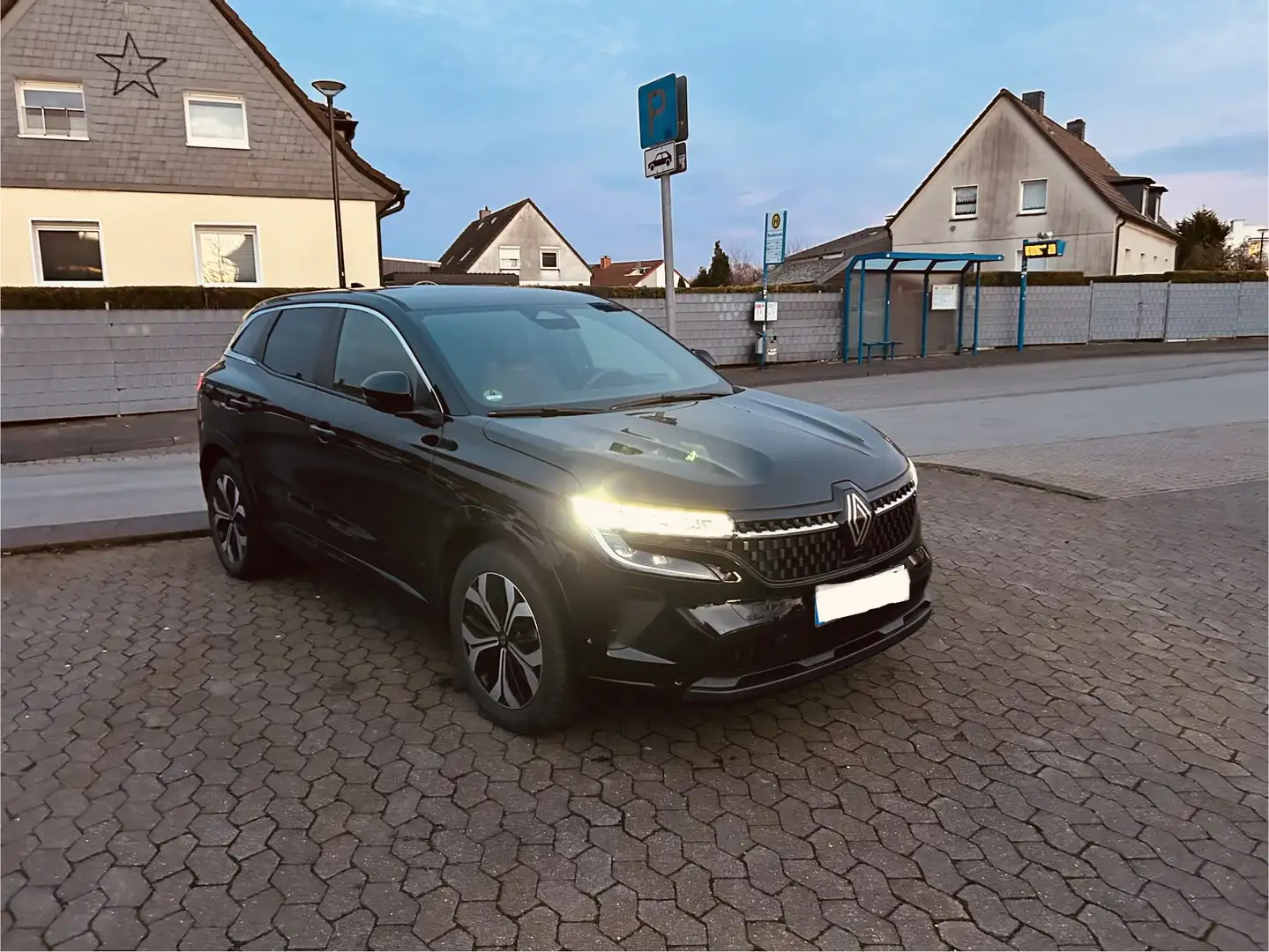 Renault Austral Mild Hybrid 140 Automatik Equilibre *TÜV NEU* - 1