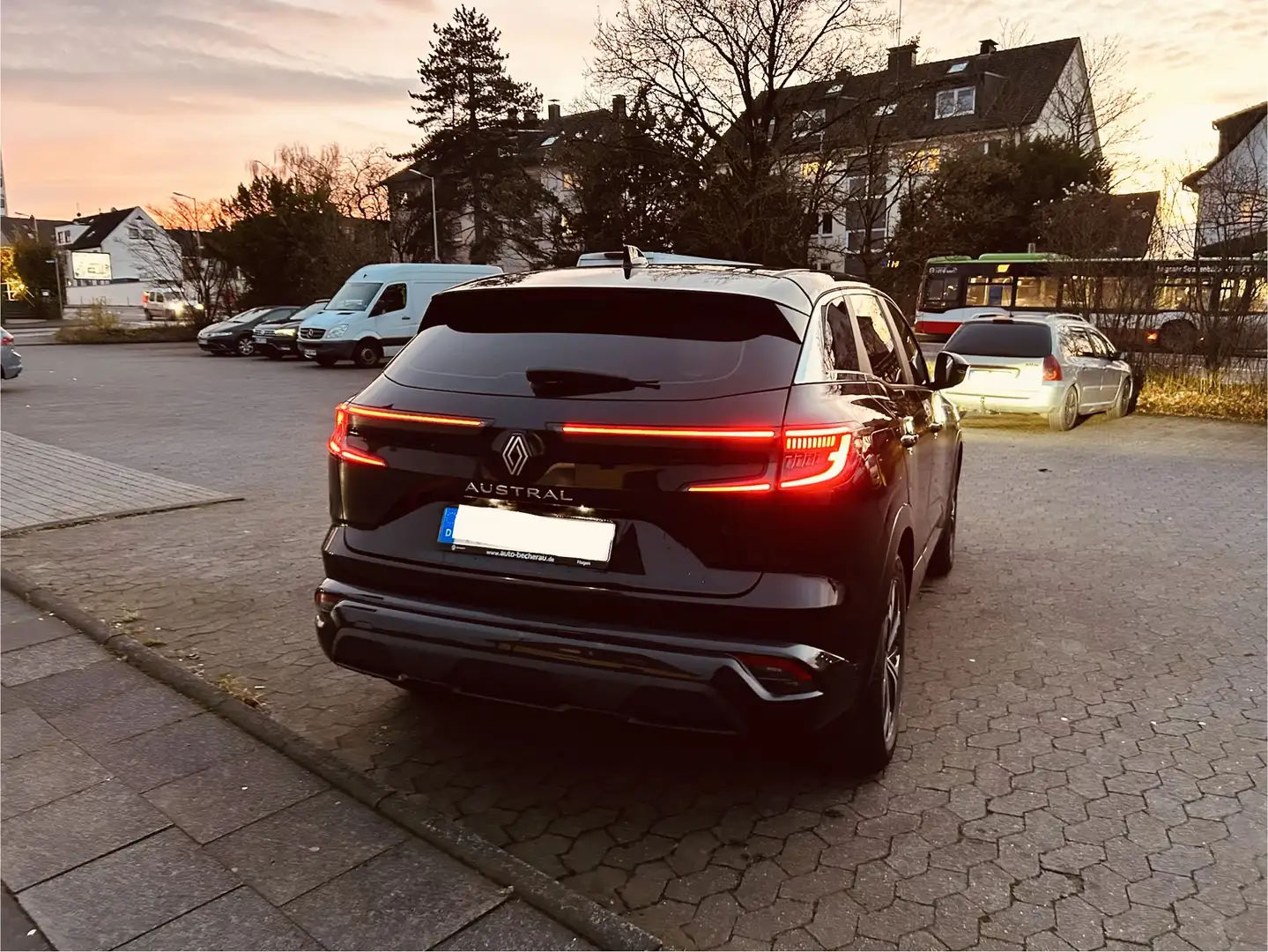 Renault Austral Mild Hybrid 140 Automatik Equilibre *TÜV NEU* - 2
