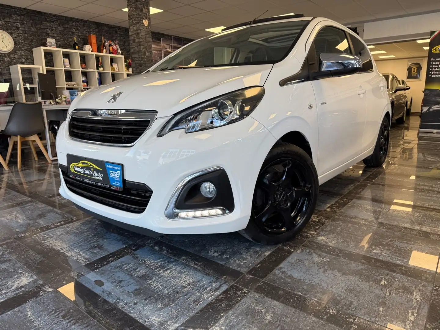Peugeot 108 TOP Style*Aluräder*Touch*Kamera*Klimaanlage Weiß - 2