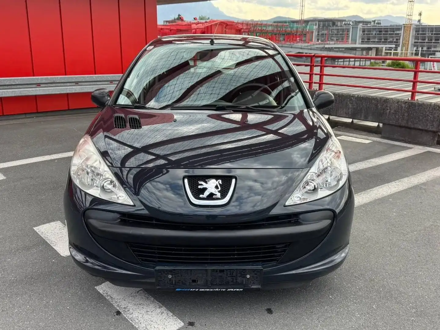 Peugeot 206 206  Husky 1,1 Husky Schwarz - 1