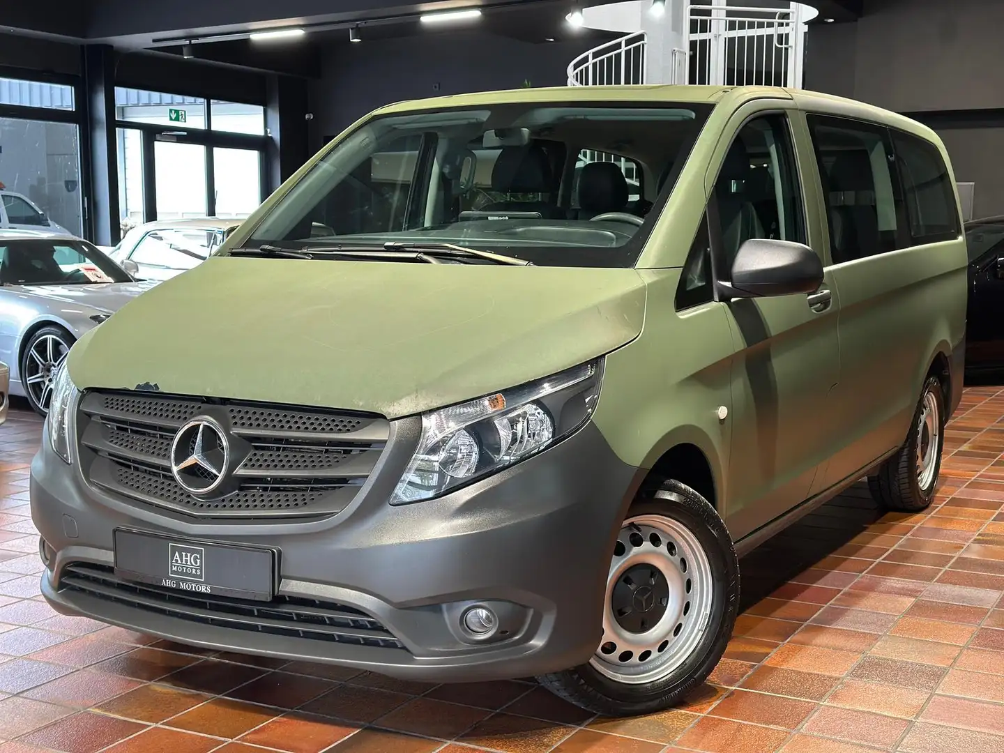 Mercedes-Benz Vito TOURER 114 4X4 LANG 9G 8-SITZE LEDER NAVI KAMERA C Grün - 2