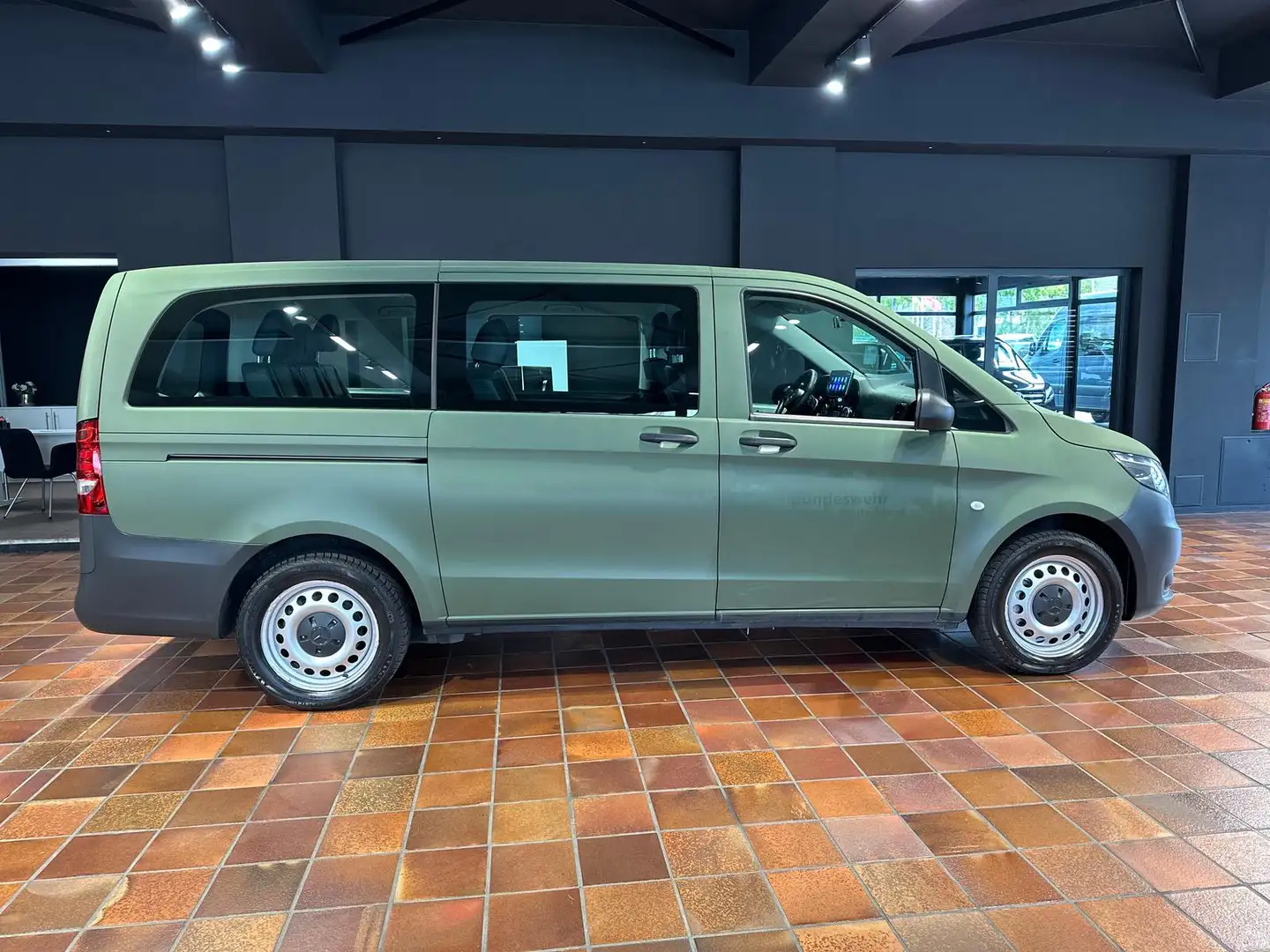 Mercedes-Benz Vito TOURER 114 4X4 LANG 9G 8-SITZE LEDER NAVI KAMERA C Grün - 2