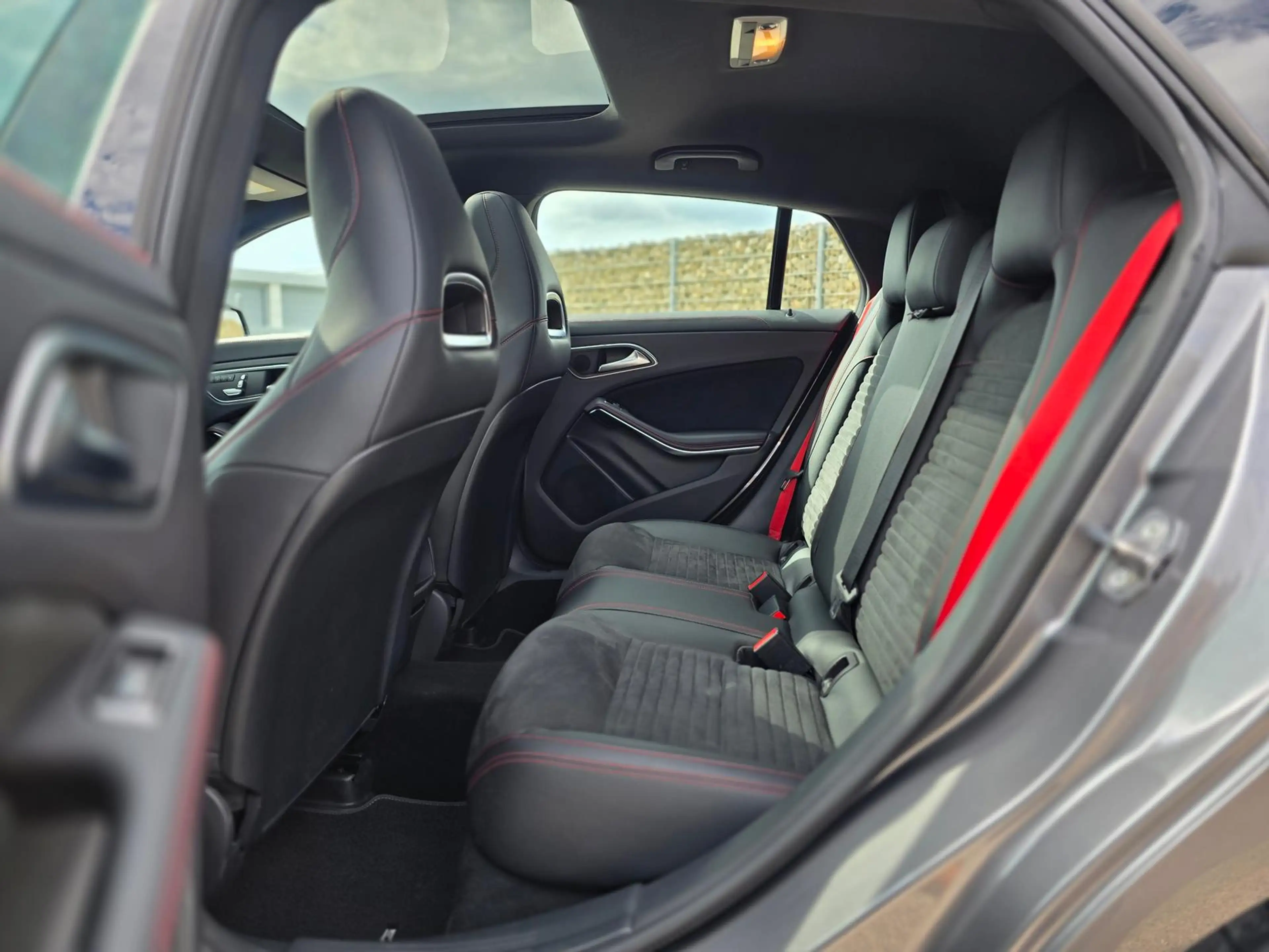 Mercedes-Benz CLA 45 AMG 4Matic/Pano/Memory/ServiceNeu — photo 11