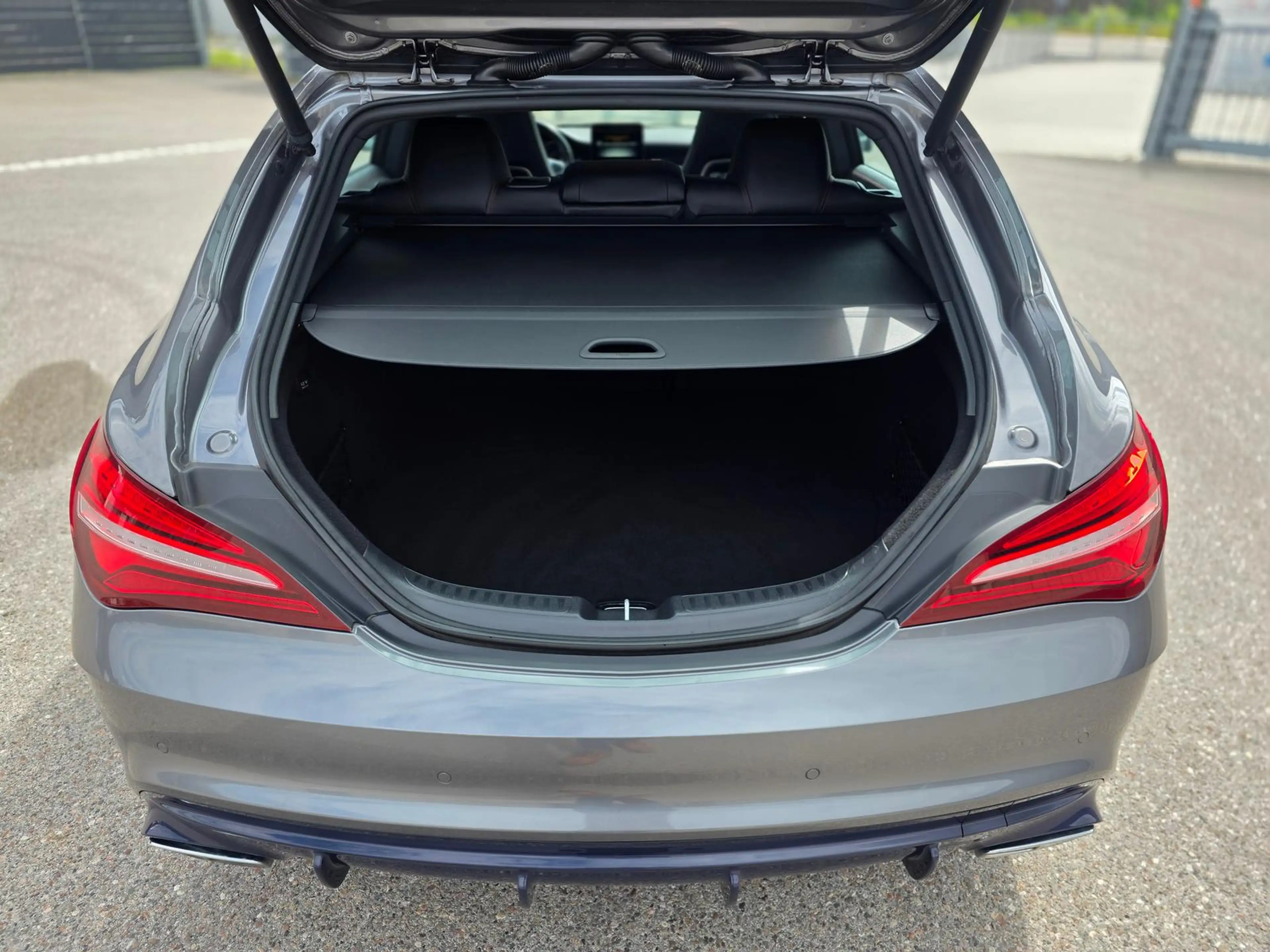 Mercedes-Benz CLA 45 AMG 4Matic/Pano/Memory/ServiceNeu — photo 13