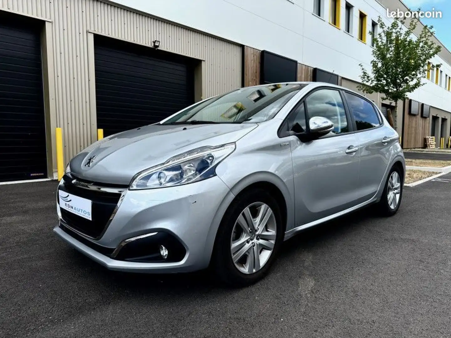Peugeot 208 1.2 STYLE 82ch 5P 1ÈRE MAIN Gris - 1