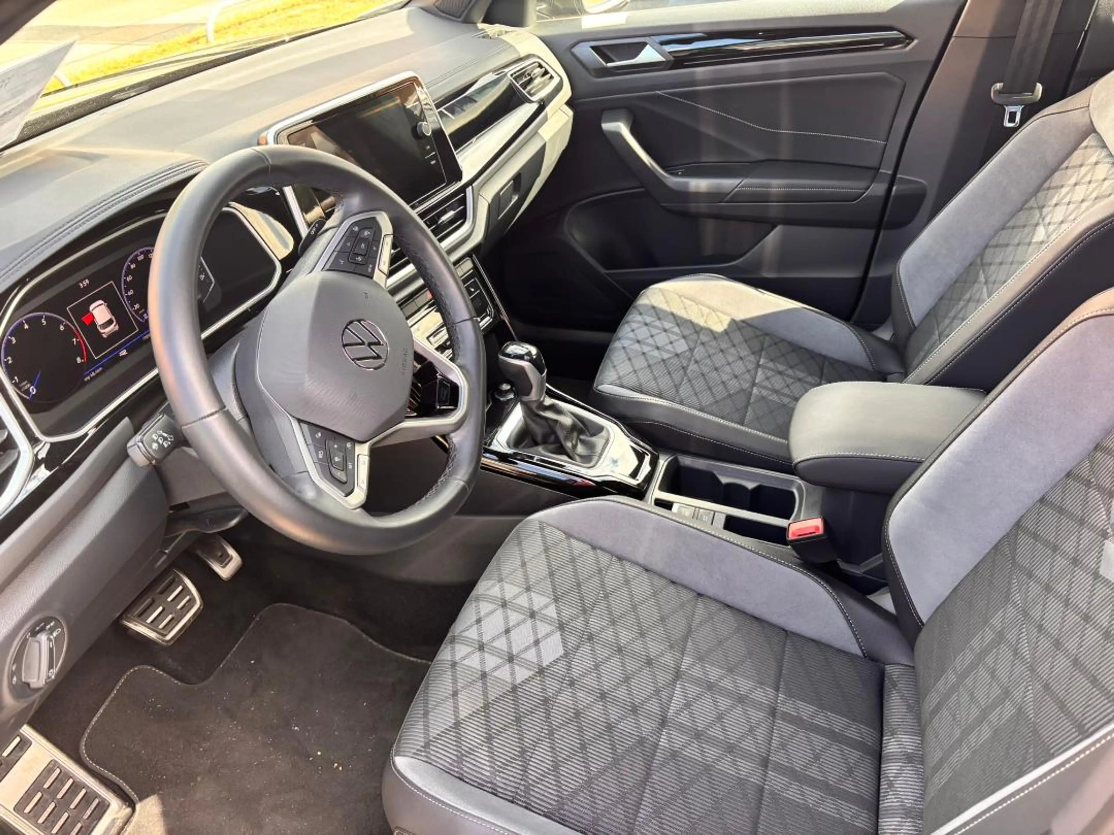 Volkswagen T-Roc R-Line 1.5 l TSI+DAB+KAMERA+NAVI — photo 8