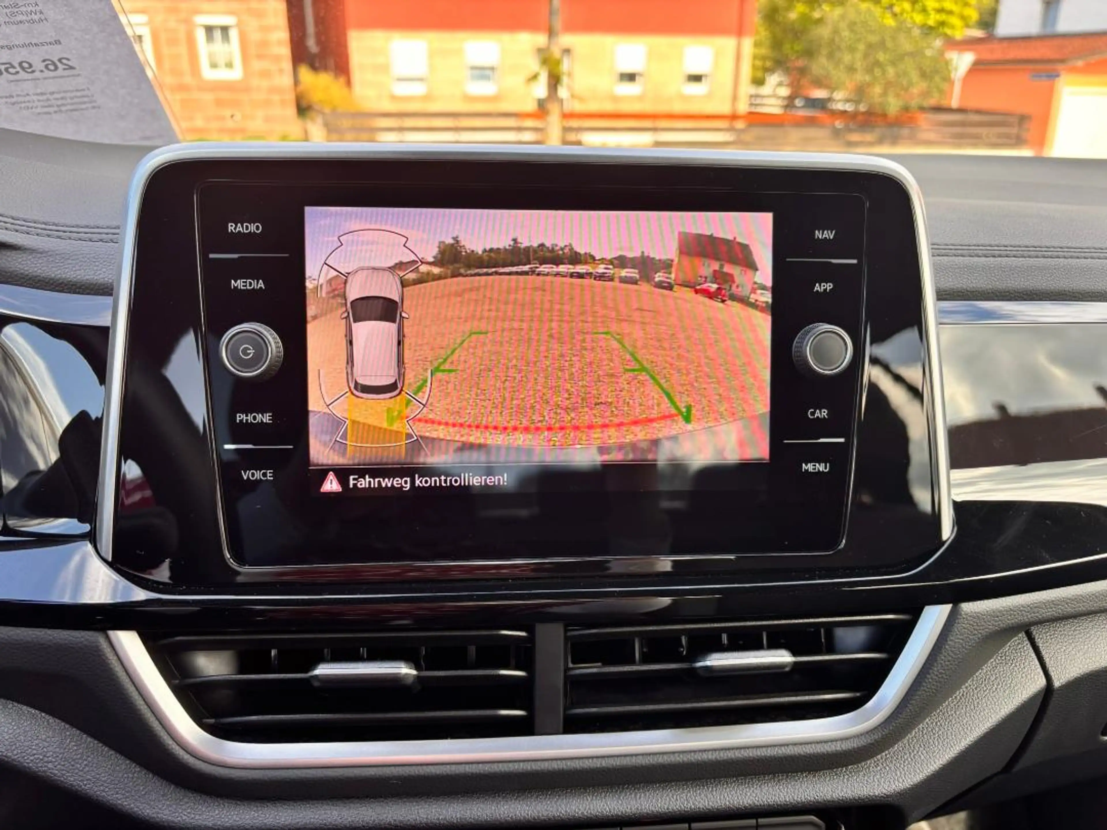 Volkswagen T-Roc R-Line 1.5 l TSI+DAB+KAMERA+NAVI — photo 10