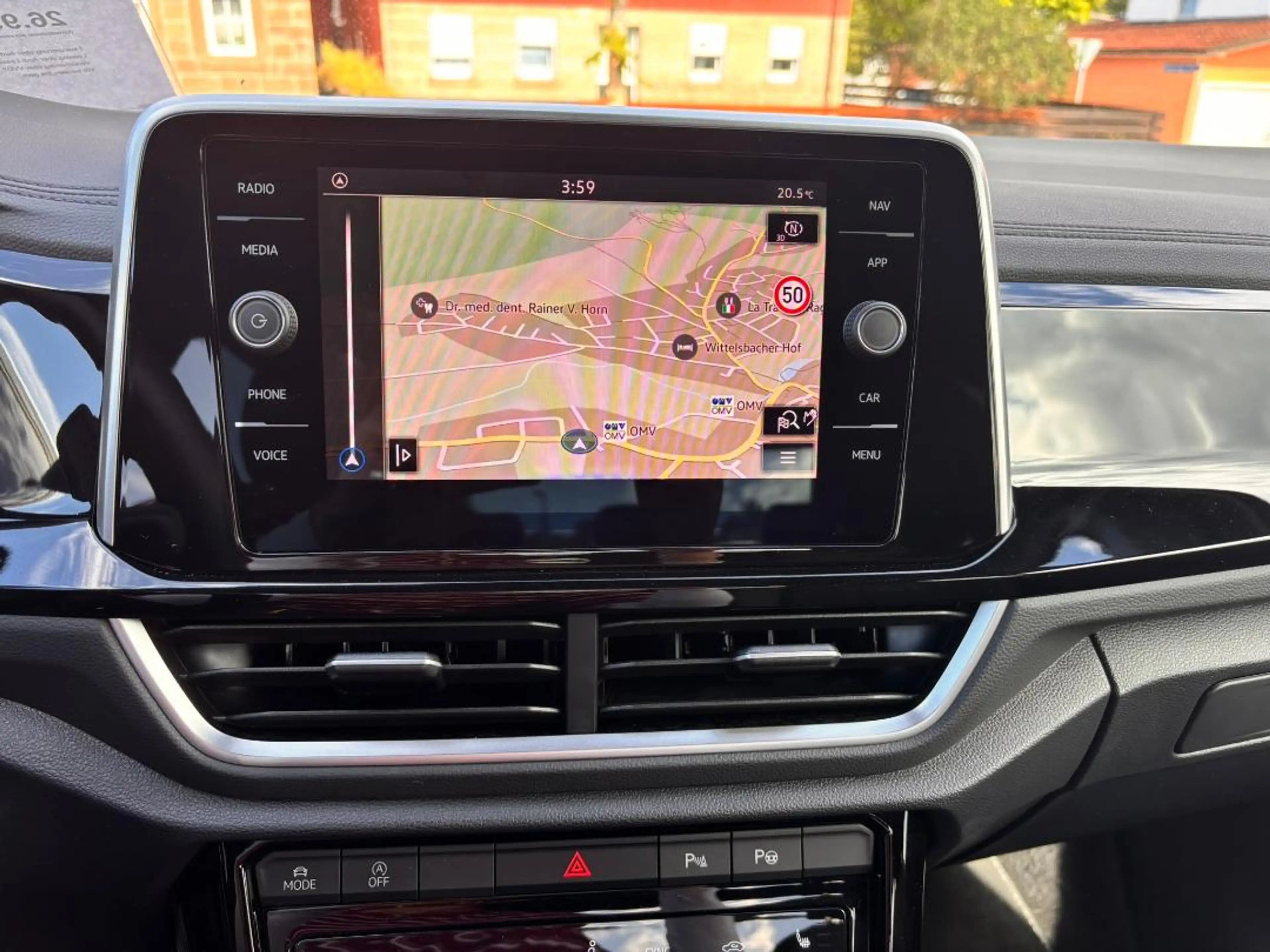 Volkswagen T-Roc R-Line 1.5 l TSI+DAB+KAMERA+NAVI — photo 11