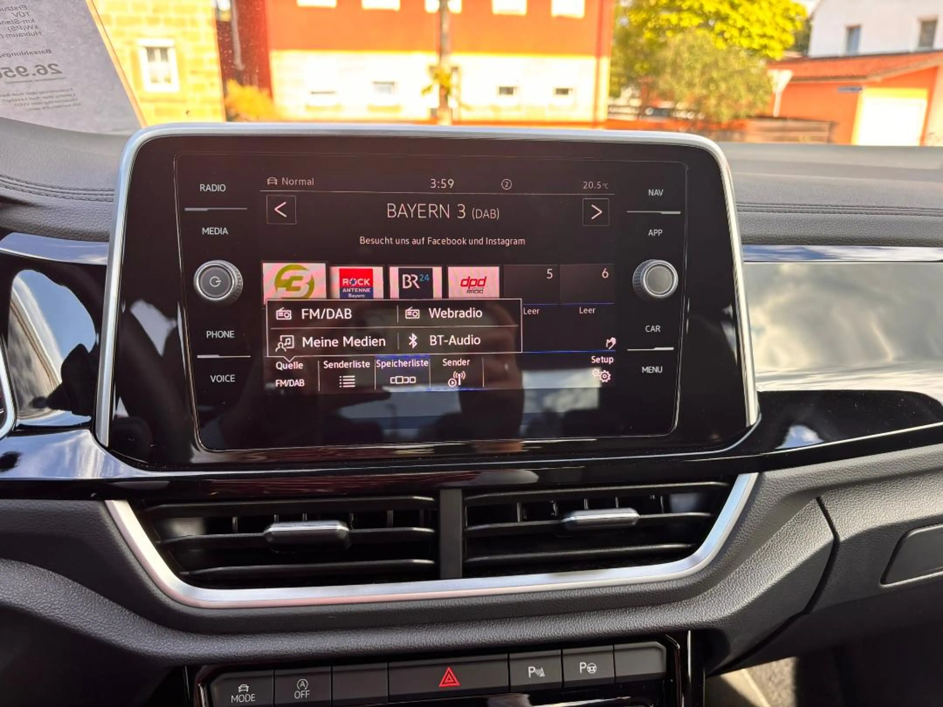 Volkswagen T-Roc R-Line 1.5 l TSI+DAB+KAMERA+NAVI — photo 12