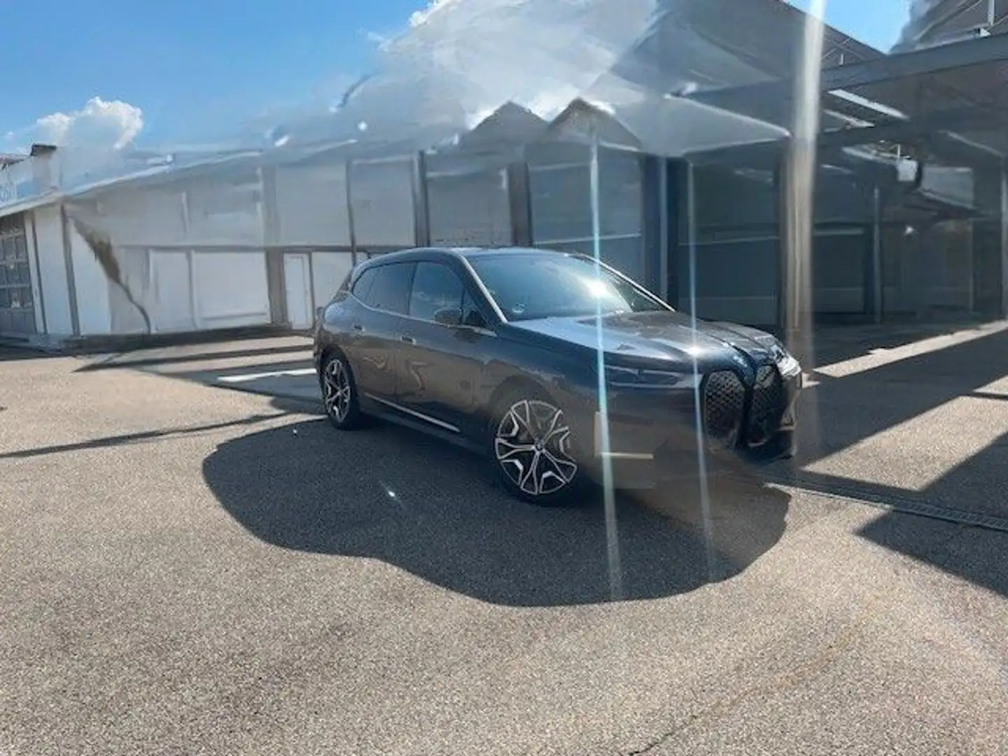 BMW iX Baureihe iX 40 xDrive, 360°, WärmePak, HamanK Grau - 1