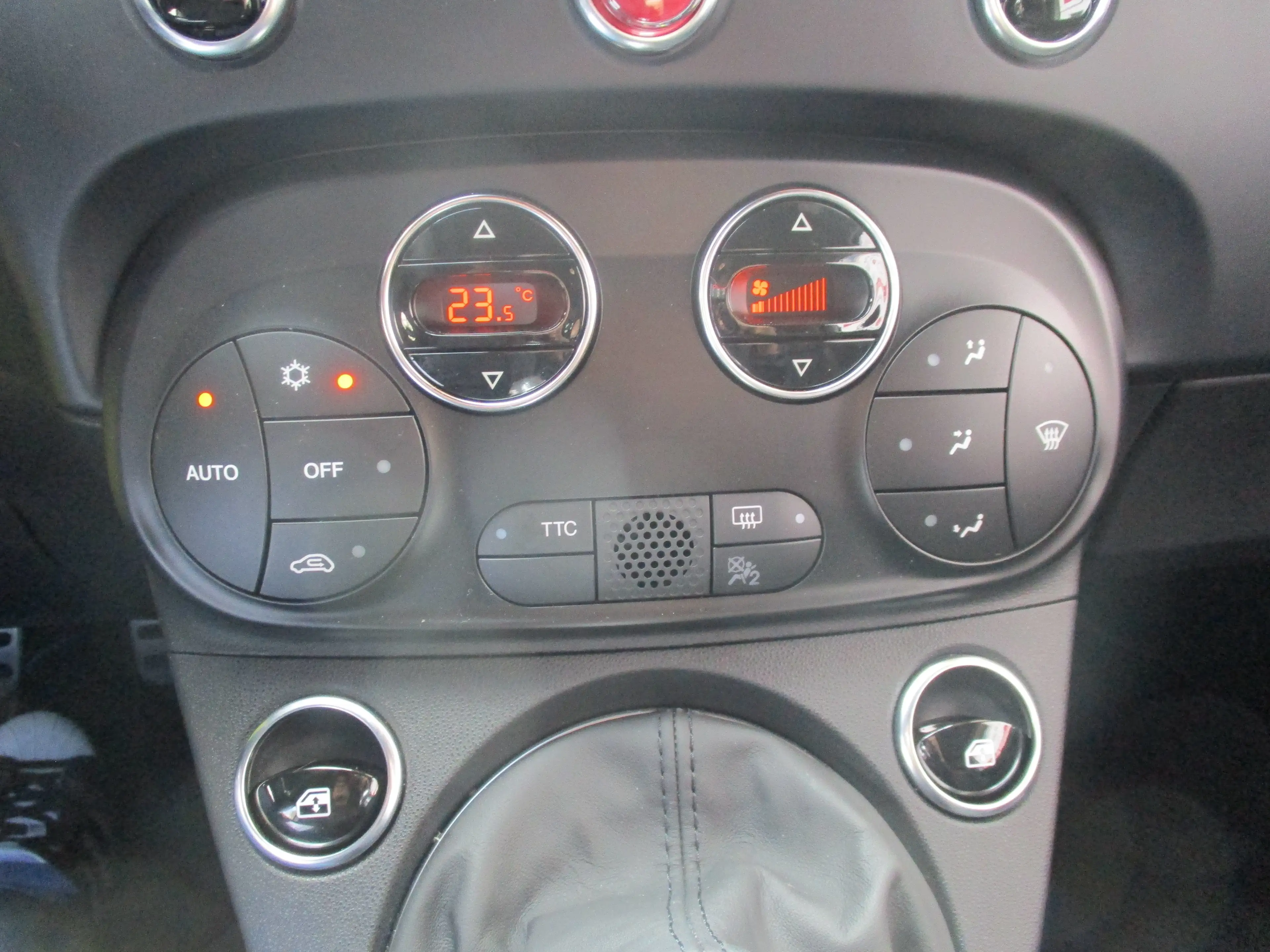 Abarth 595 595, Sabelt, Klimaaut., Navi, Beats, Apple Carpl. — photo 10
