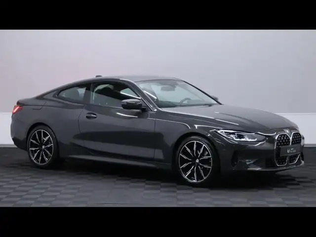 BMW 4 Series view 3