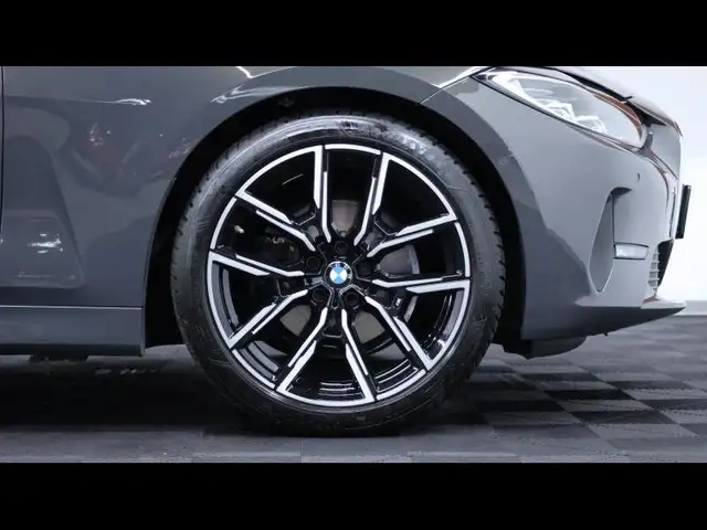 BMW 4 Series view 10