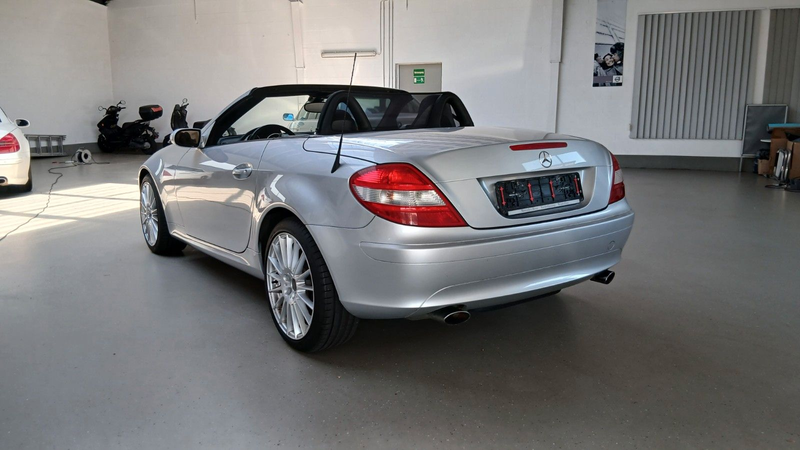Mercedes-Benz SLK 200 Kompr. Mod. 2006 Autom Leder Airscarf — photo 11