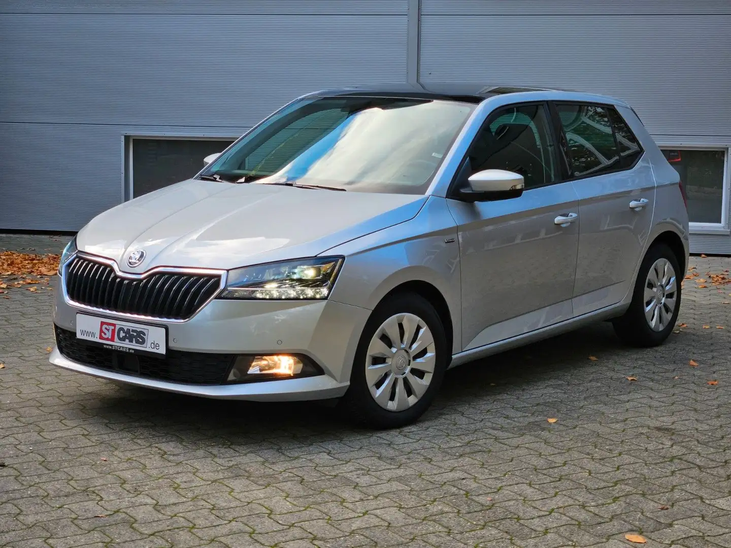 Skoda Fabia Clever Best of Aut.  PANO/NAVI/ACC/LED/SHZ Argent - 1
