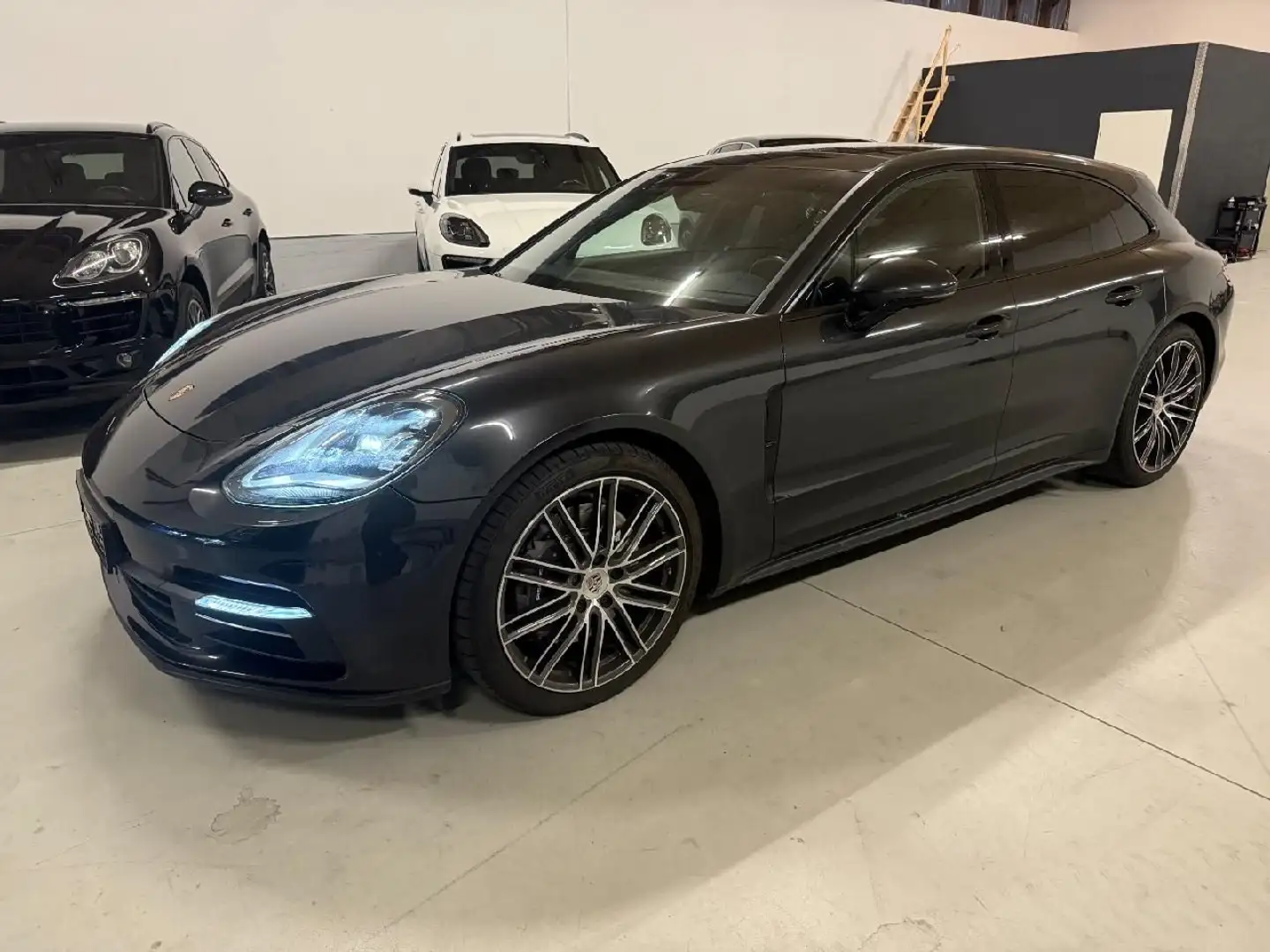 Porsche Panamera ST 4s Pano/Leder/Navi/PDLS/BOSE/Kamera/ Gris - 1