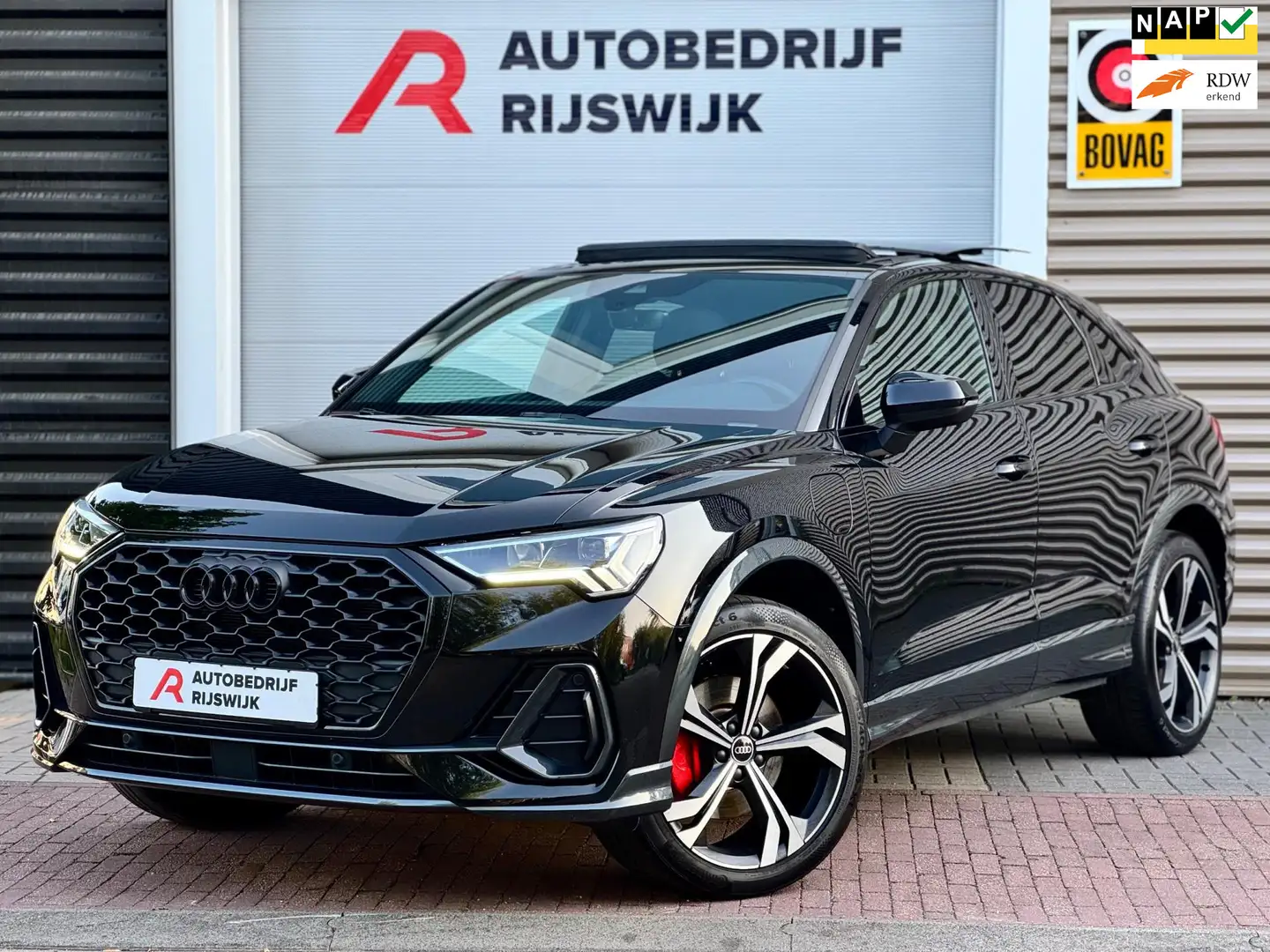 Audi Q3 Sportback 45 TFSI e S Edition Memory/360/Pano/Ambi Zwart - 1