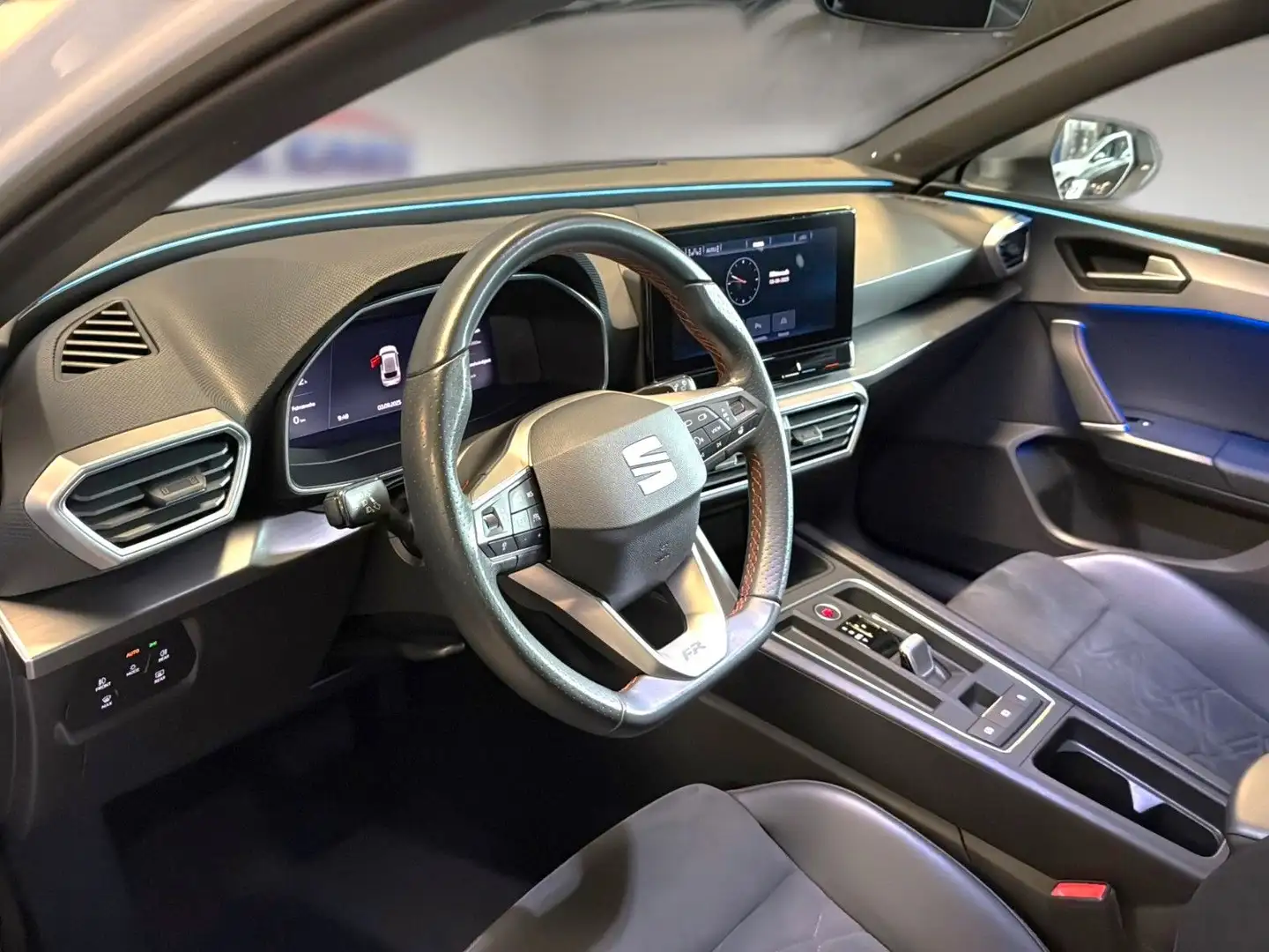 SEAT Leon FR 2.0 TDI*Pano-Dach*Beats*DAB*Leder*Memory Weiß - 2