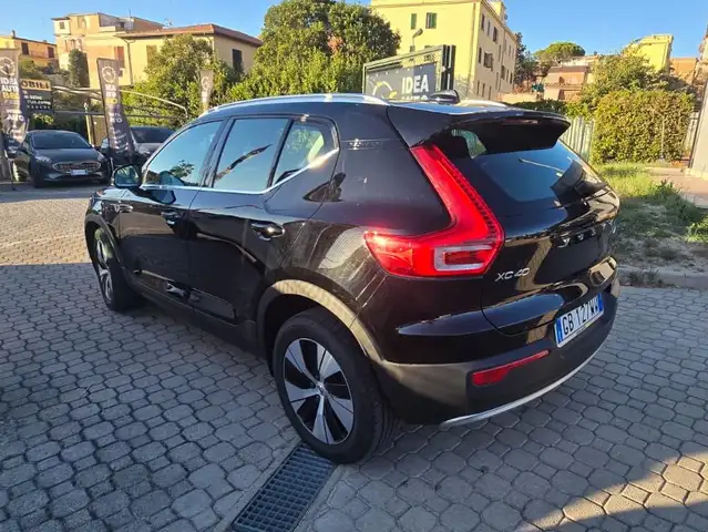 Volvo XC40 view 6