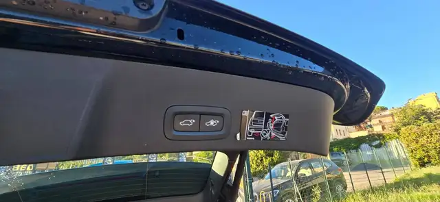 Volvo XC40 view 11