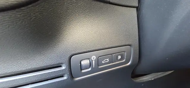 Volvo XC40 view 12