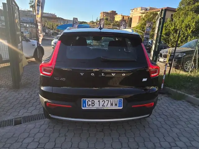 Volvo XC40 view 5