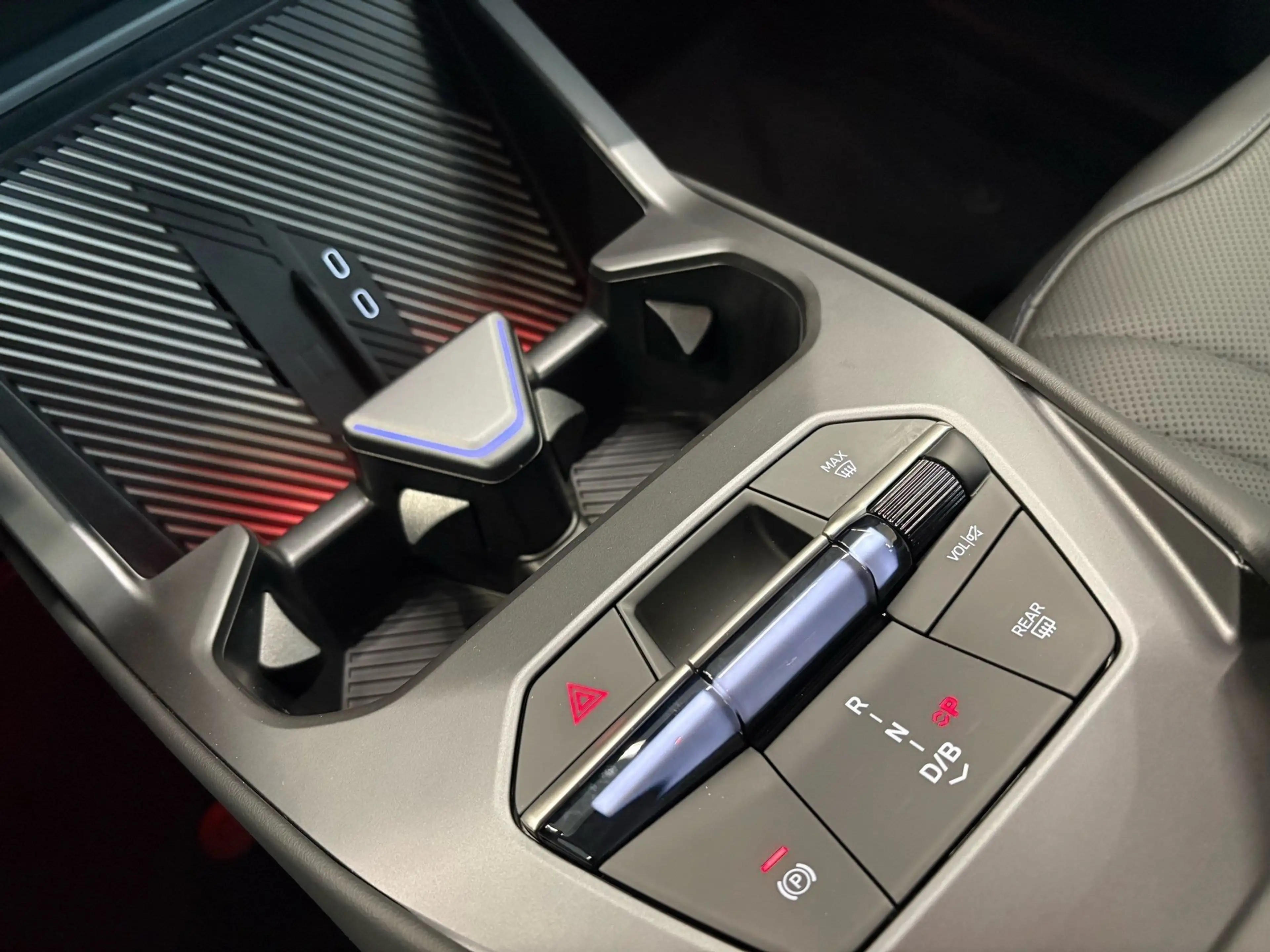 BMW iX3 40 M Sport AHK 3D HuD PA+ H/K — photo 11