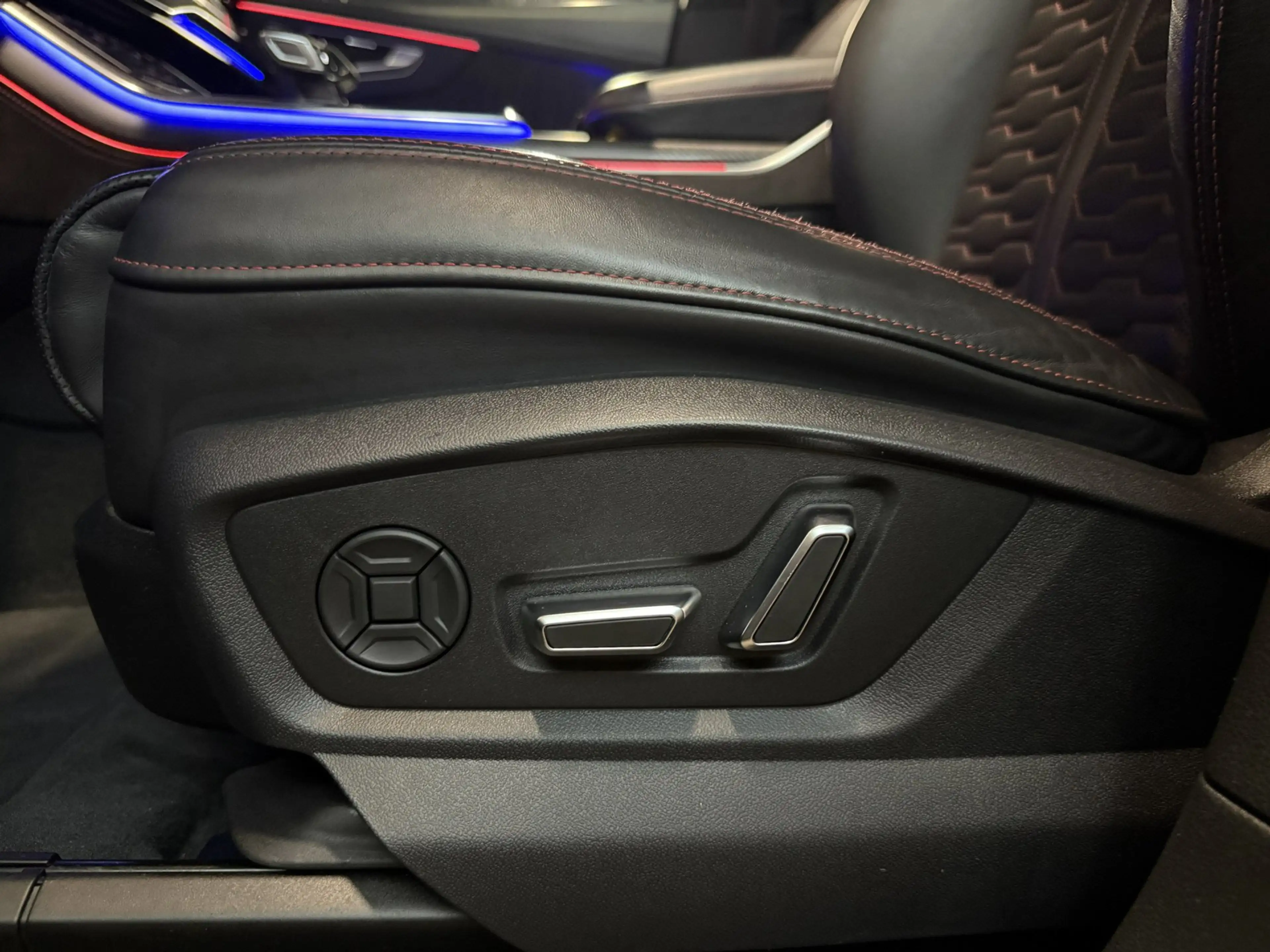 Audi RS Q8 4.0 TFSI Q8 quattro Keramisch|SoftClose|Carbon|FUL — photo 14