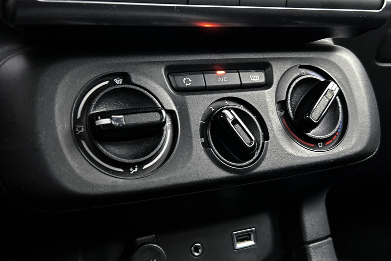 Citroen C3 1.2 PureTech Feel | Trekhaak | Airco | Cruise cont — photo 18