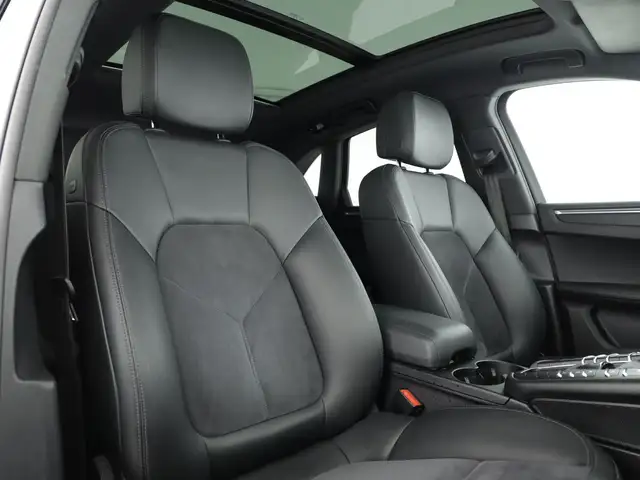 Porsche Macan view 9