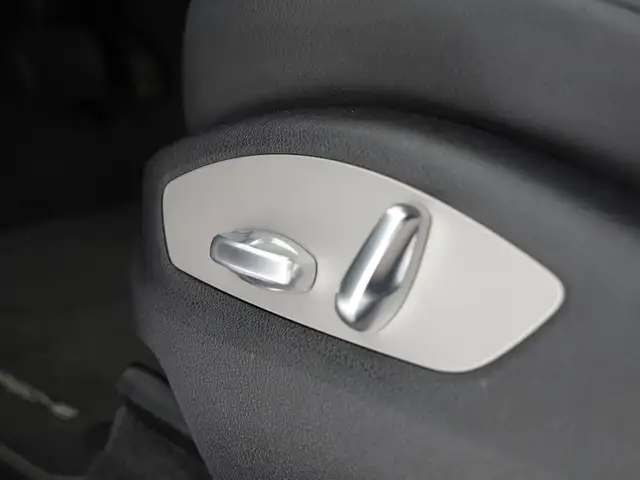 Porsche Macan view 14