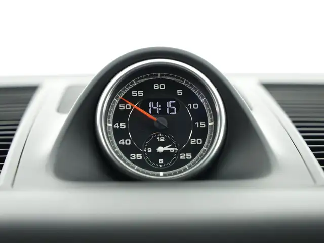 Porsche Macan view 16