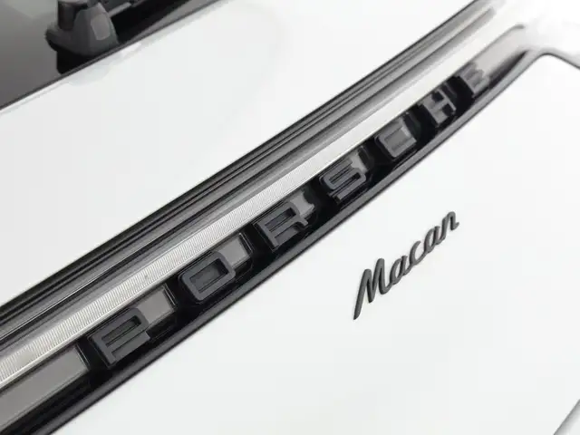Porsche Macan view 24
