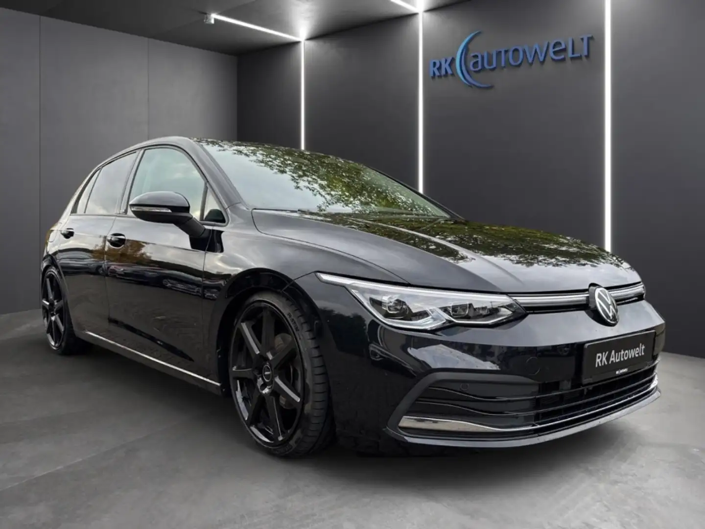 Volkswagen Golf VIII Active 1.5 TSI Navi Sitzheizung Climatronic Noir - 2