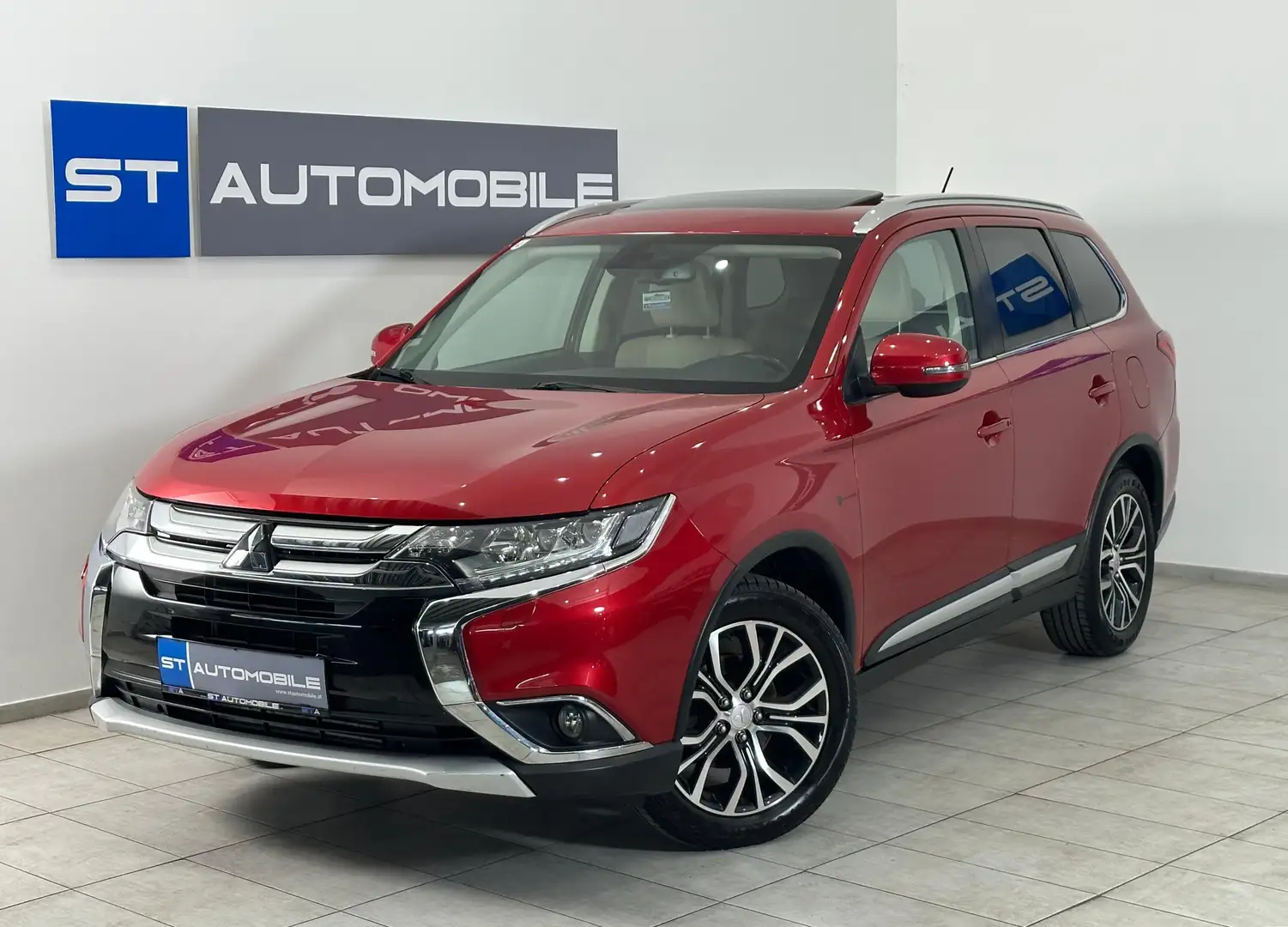 Mitsubishi Outlander ClearTec Invite 4WD Aut. // KAMERA // AHK // Rot - 1