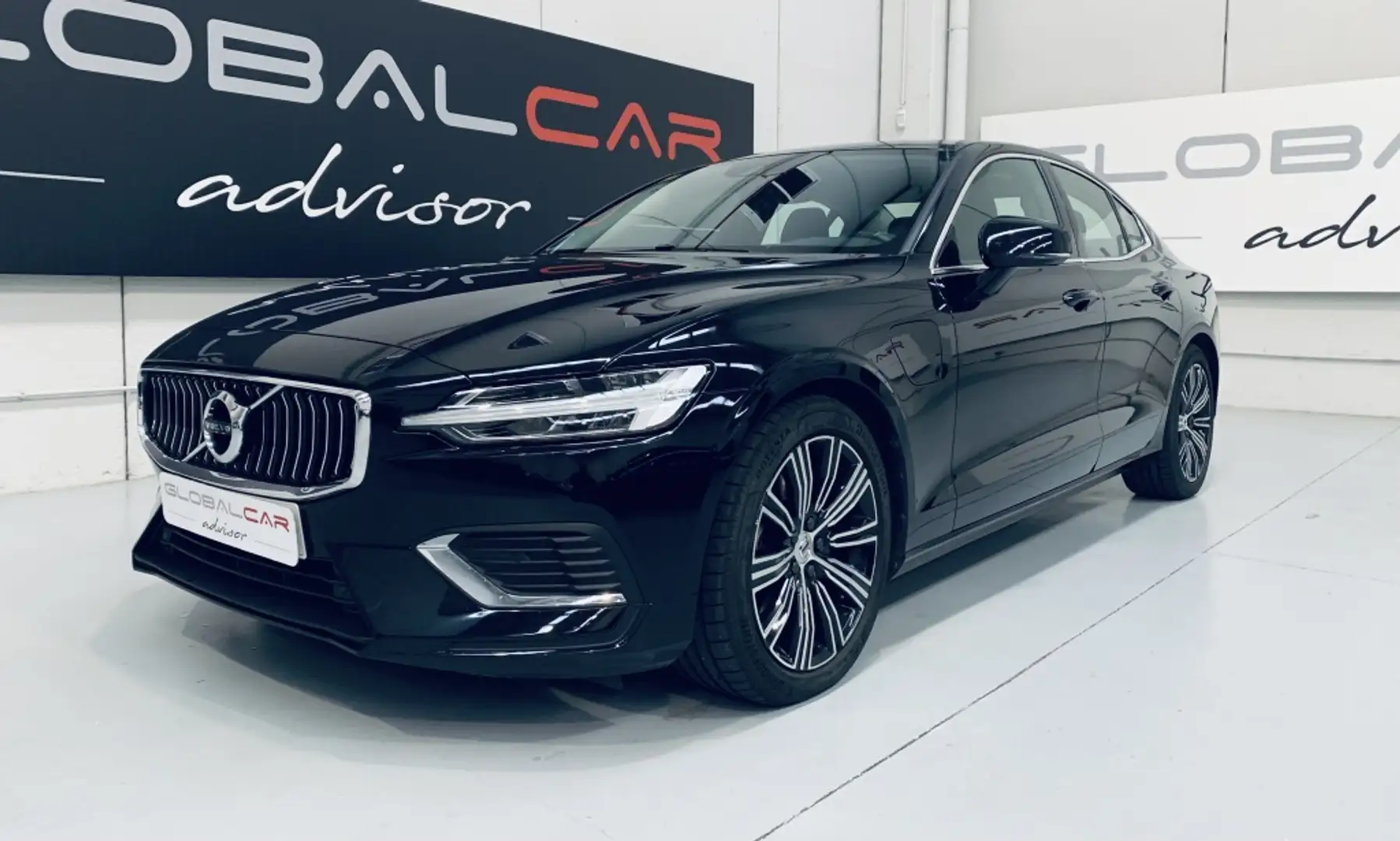 Volvo S60 T8 Twin Inscription Aut. Чёрный - 1