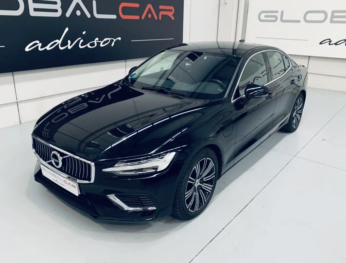 Volvo S60 T8 Twin Inscription Aut. Чёрный - 2