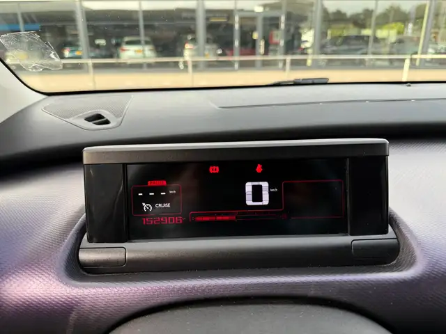 Citroen C4 Cactus view 8