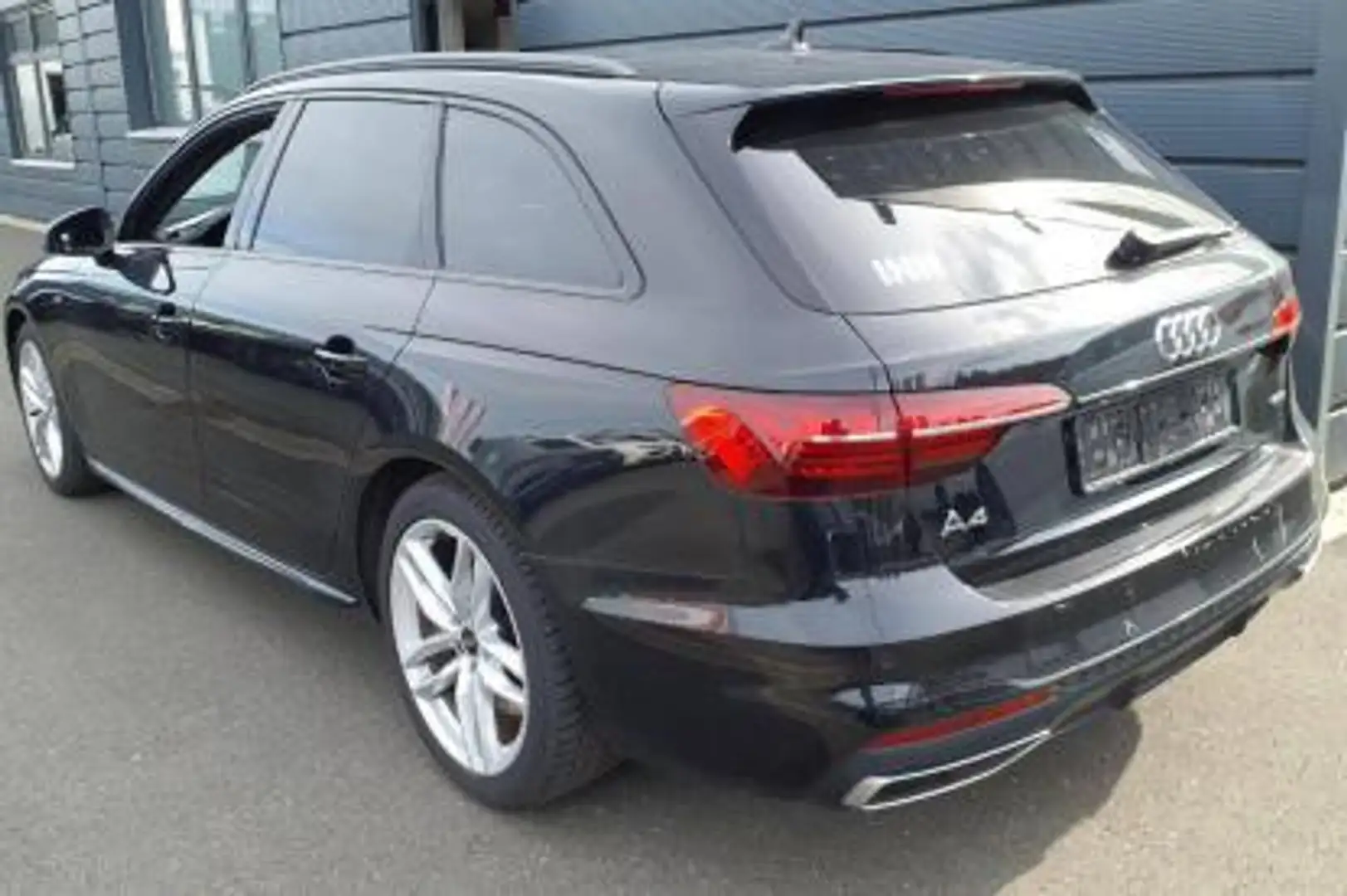 Audi A4 Avant 45 TFSI qu S Line Navi,LED,Leder,AHK Schwarz - 2