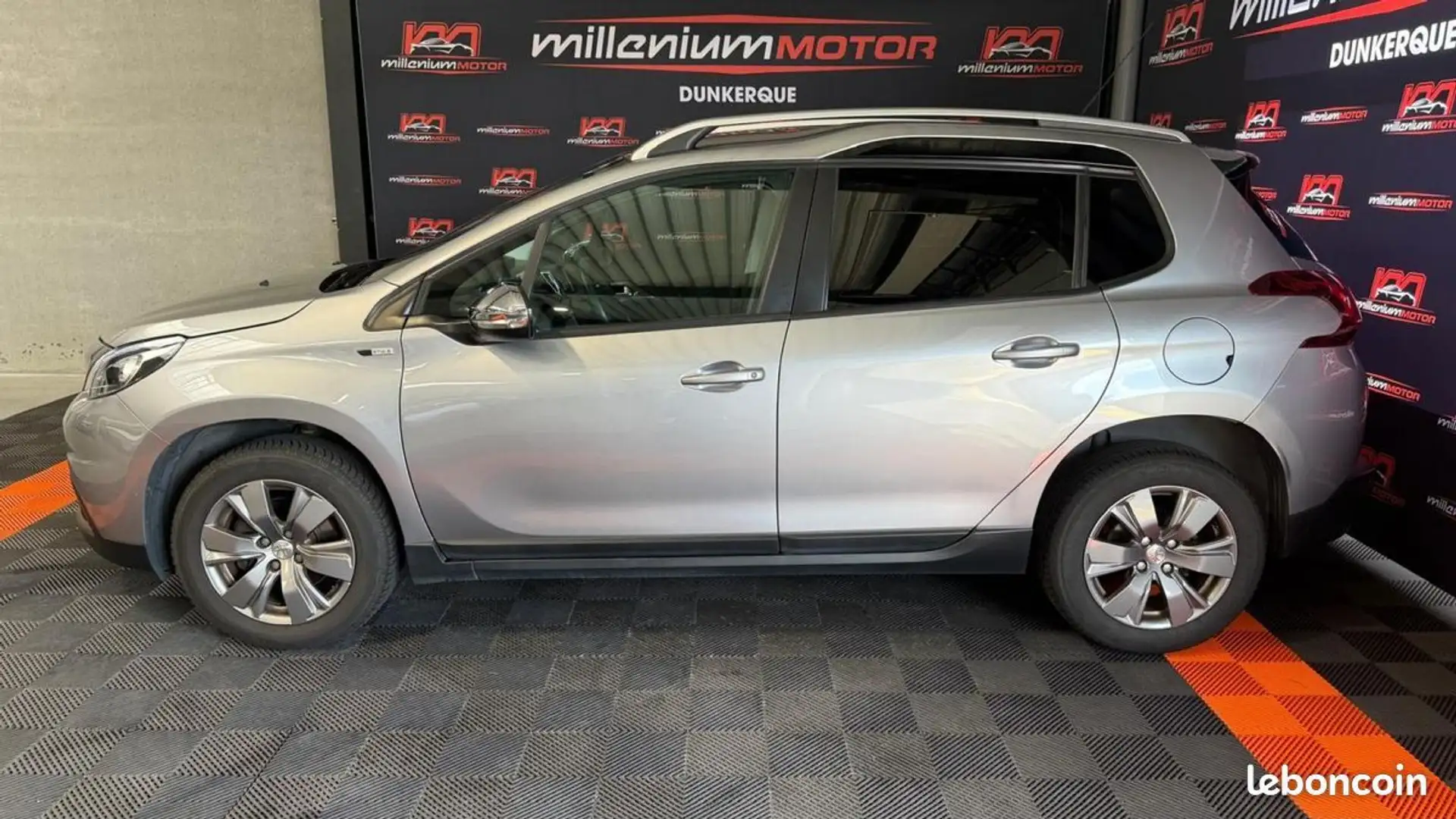 Peugeot 2008 STYLE 1.5 BlueHDi 100 CV GARANTIE 6 MOIS Gris - 2