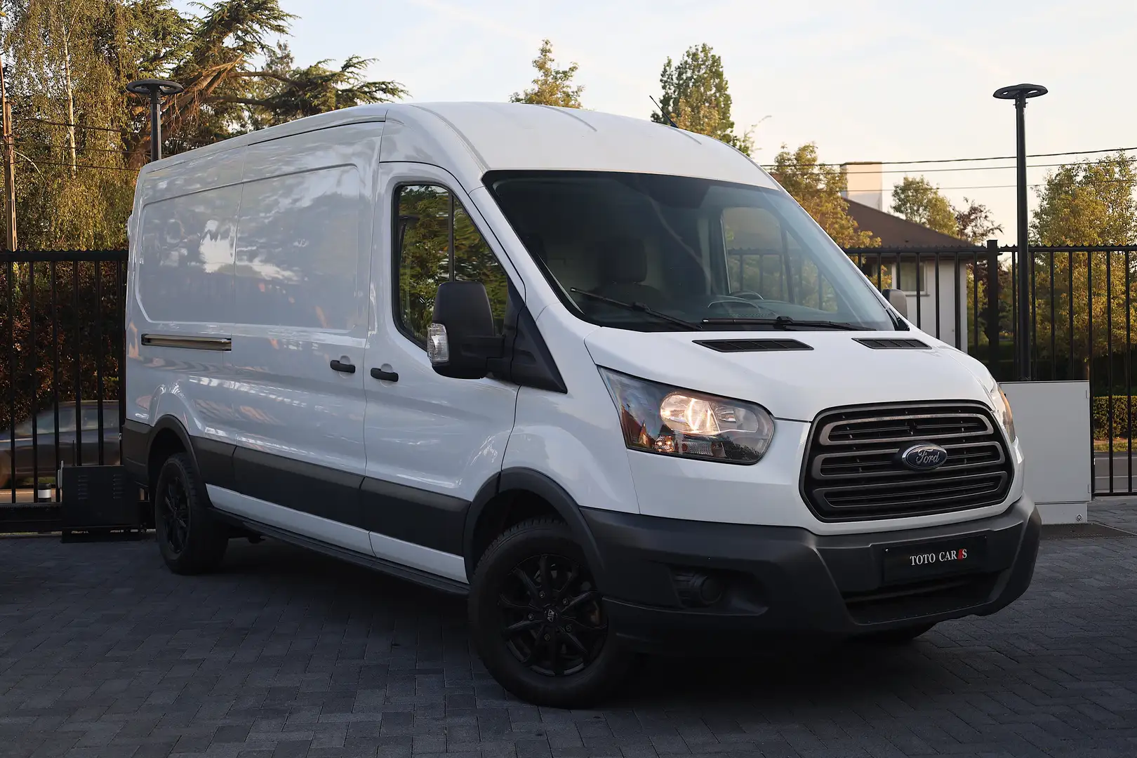 Ford Transit 2.0 TDCi L3H2 | Euro 6b | 3pls. | AIRCO | CRUISE | Blanco - 2