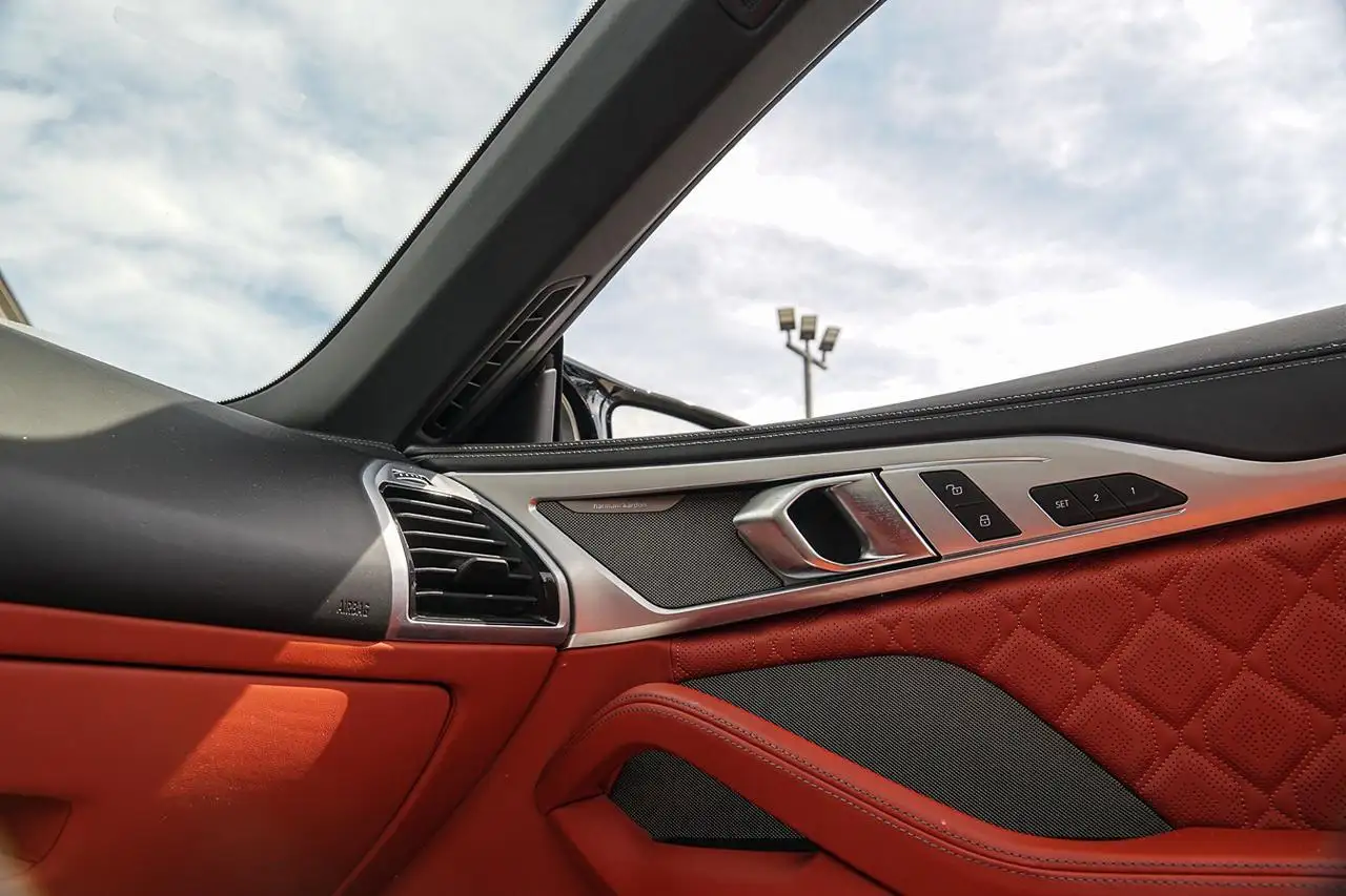BMW M8 снимка BMW M8