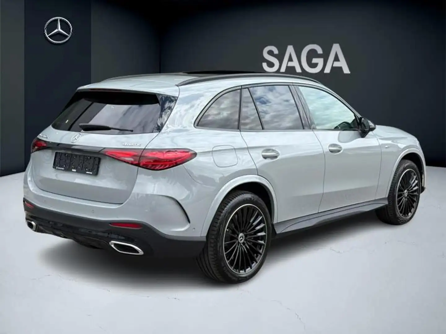 Mercedes-Benz GLC 300 300 e 4M AMG Pack Night Attelage Pano Grau - 2