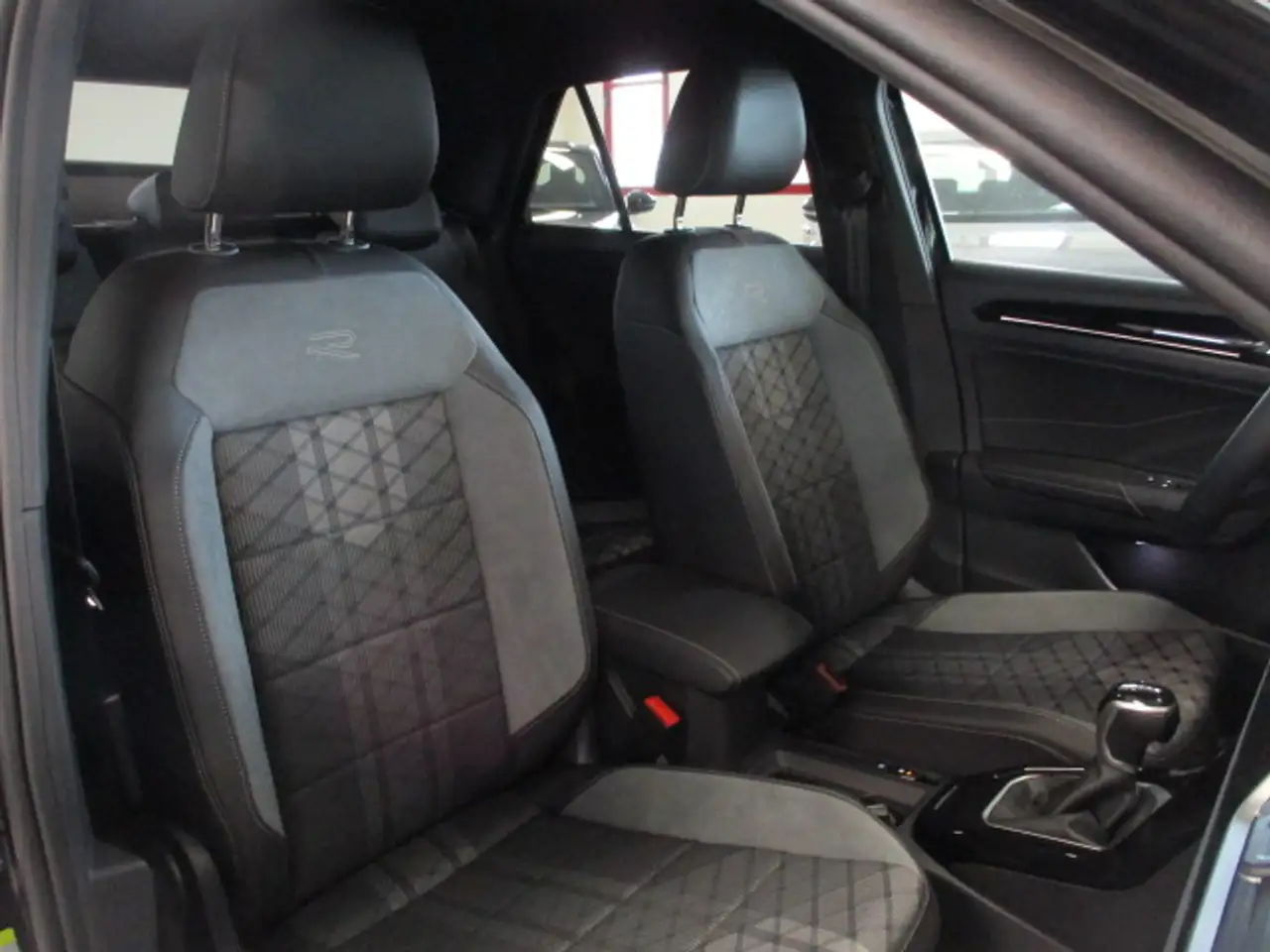 Volkswagen T-Roc T-Roc 2.0 tdi R-Line Plus 150cv dsg 20