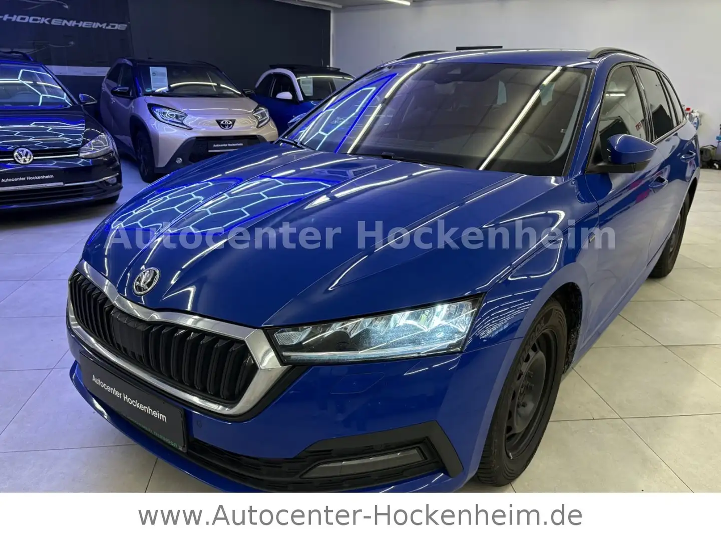 Skoda Octavia Combi Clever Blau - 2