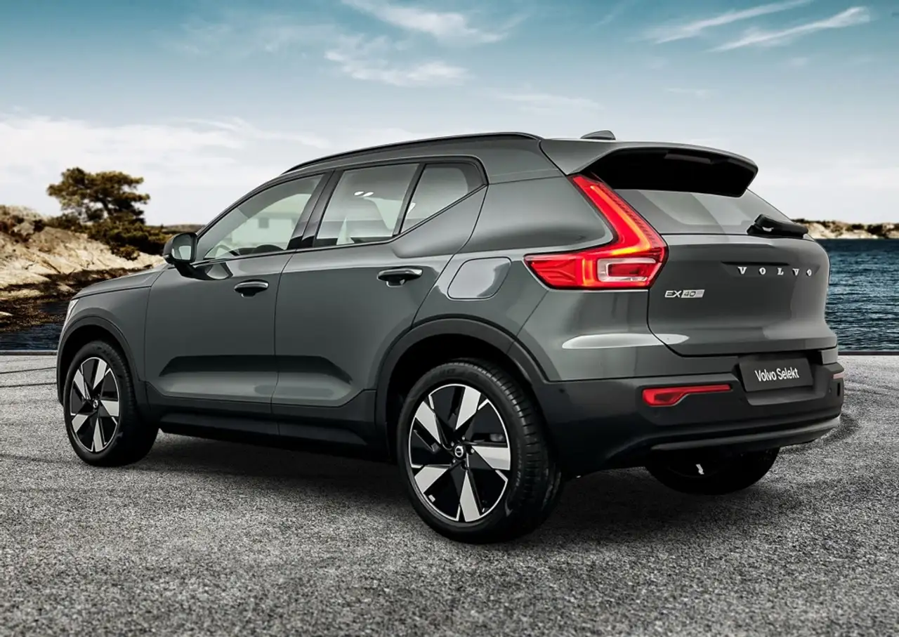 Volvo EX40 2026